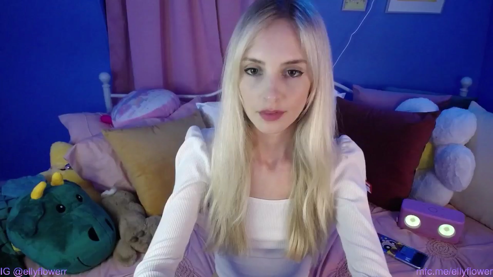 Gallery image thumbnail from Ellyflower's myfreecams stream on, 07/19/2024, 02:30 image 10 of 20