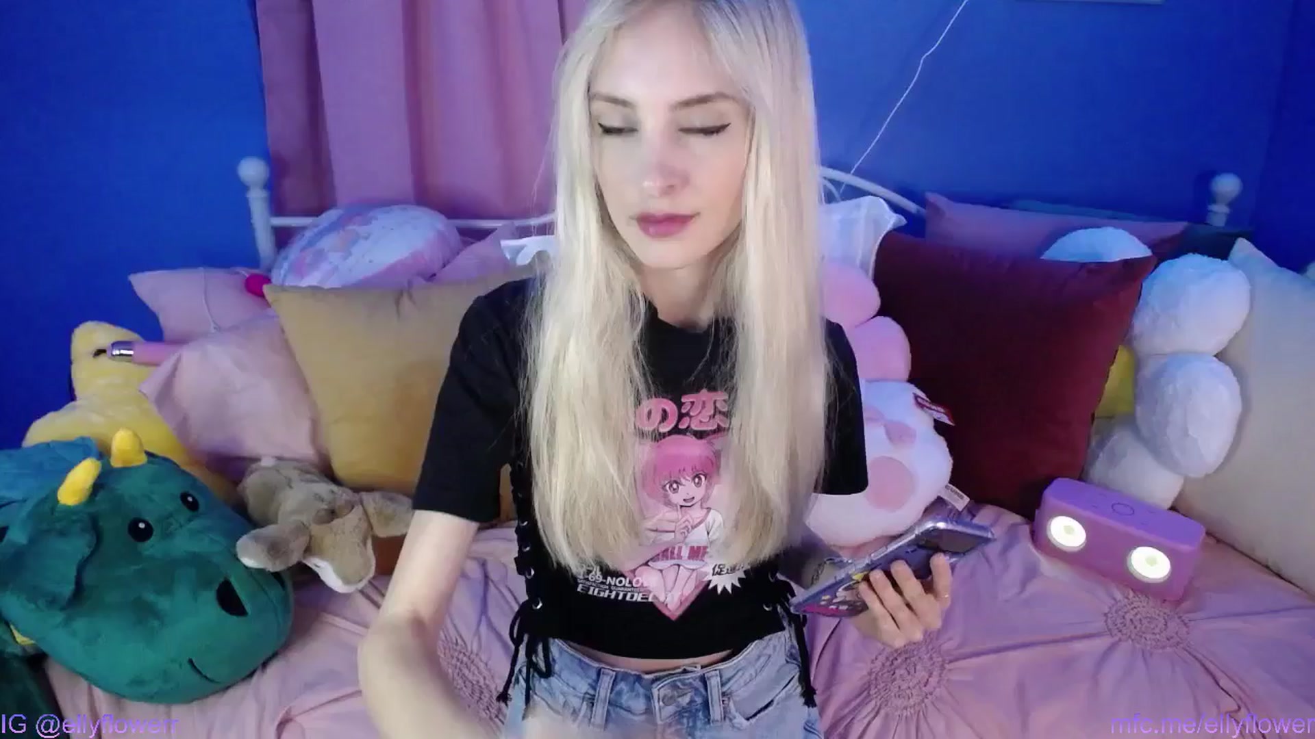 Gallery image thumbnail from Ellyflower's myfreecams stream on, 07/22/2024, 01:06 image 1 of 20