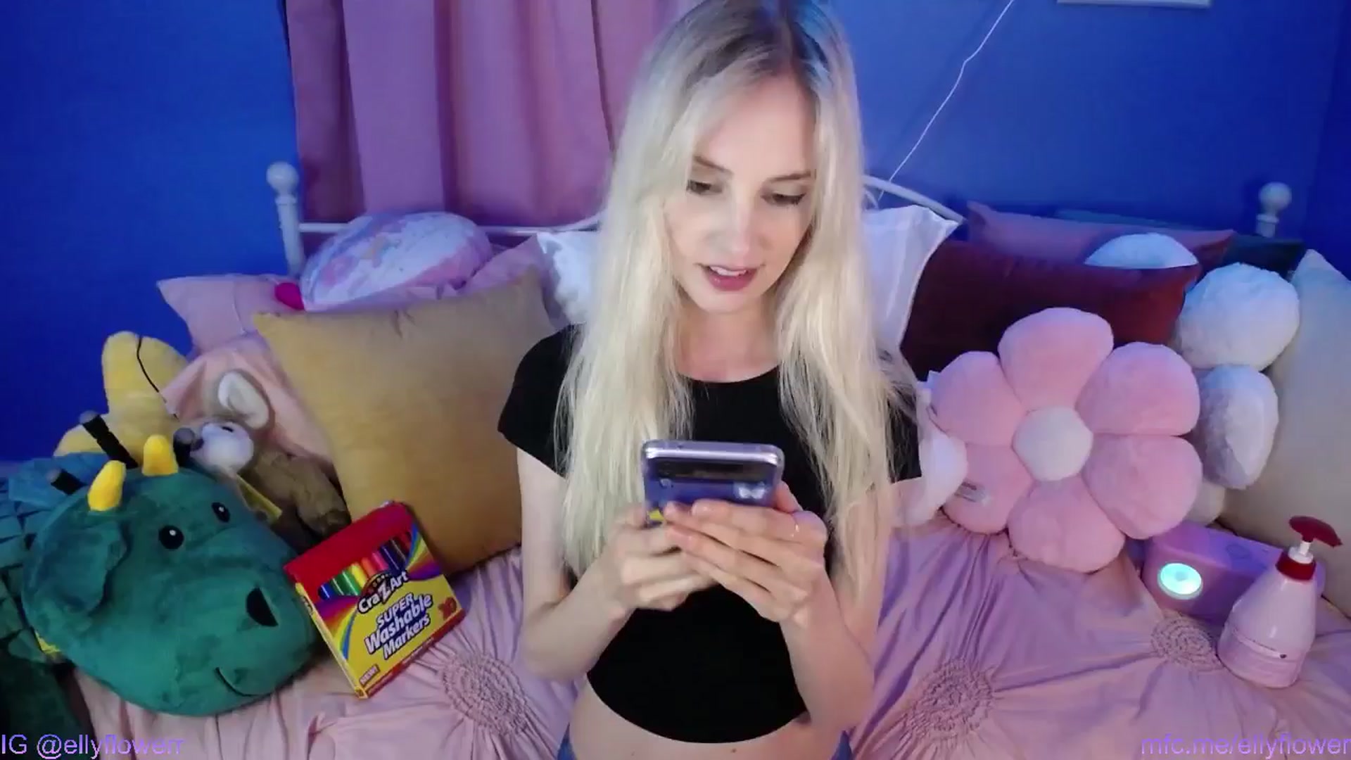 Gallery image thumbnail from Ellyflower's myfreecams stream on, 07/28/2024, 03:01 image 11 of 20