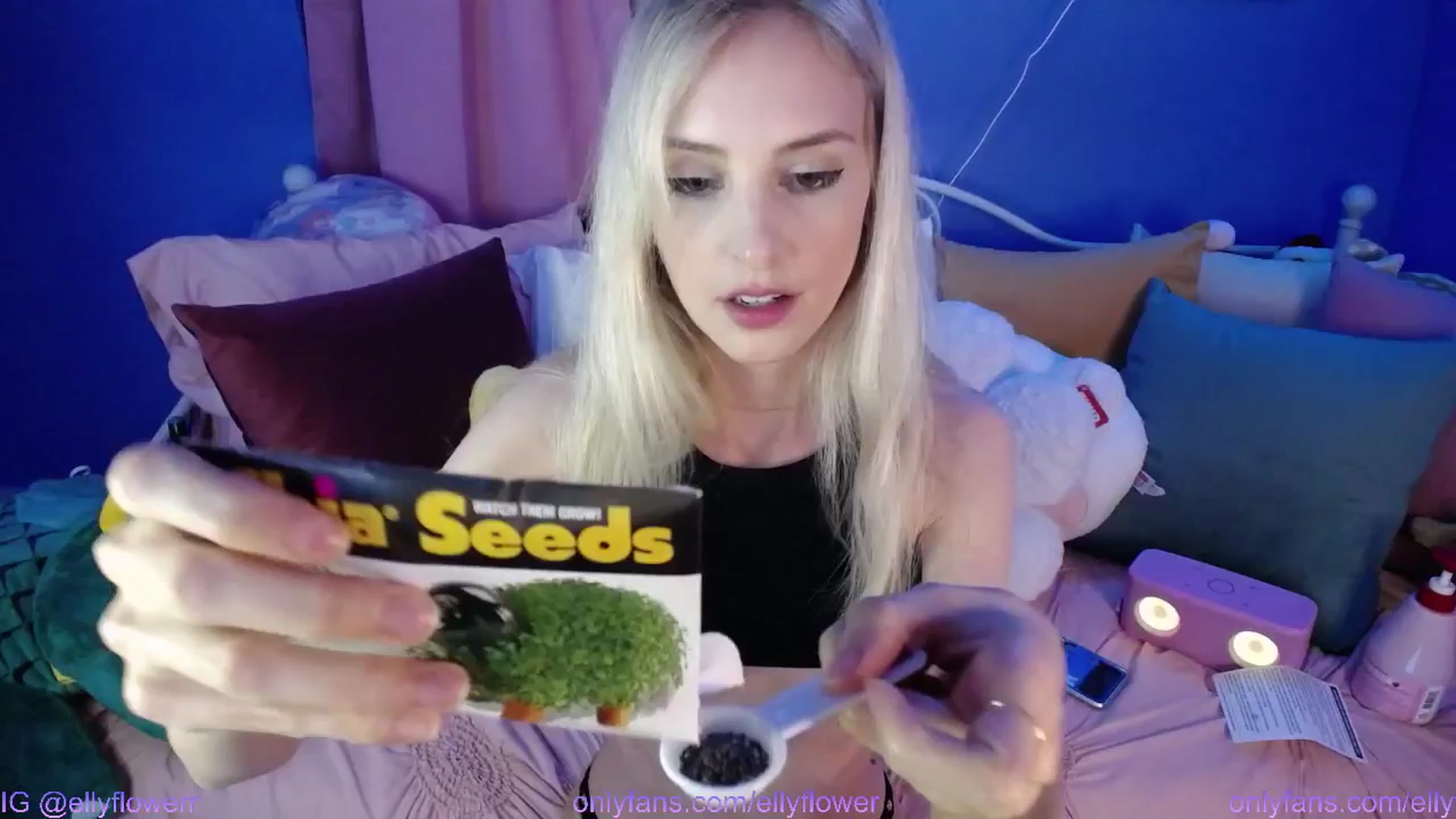 Gallery image thumbnail from Ellyflower's myfreecams stream on, 08/18/2024, 03:08 image 12 of 20