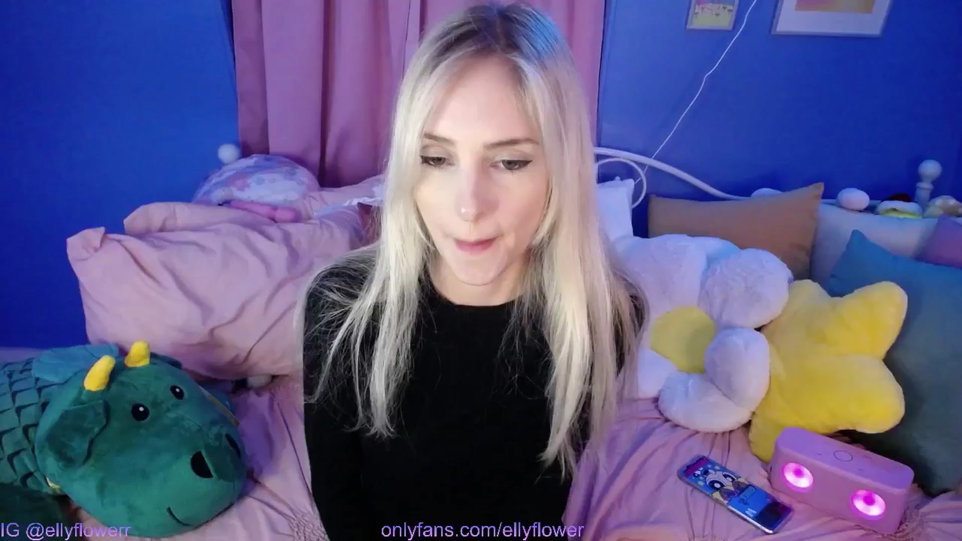 Gallery image thumbnail from Ellyflower's myfreecams stream on, 10/11/2024, 24:00 image 6 of 20