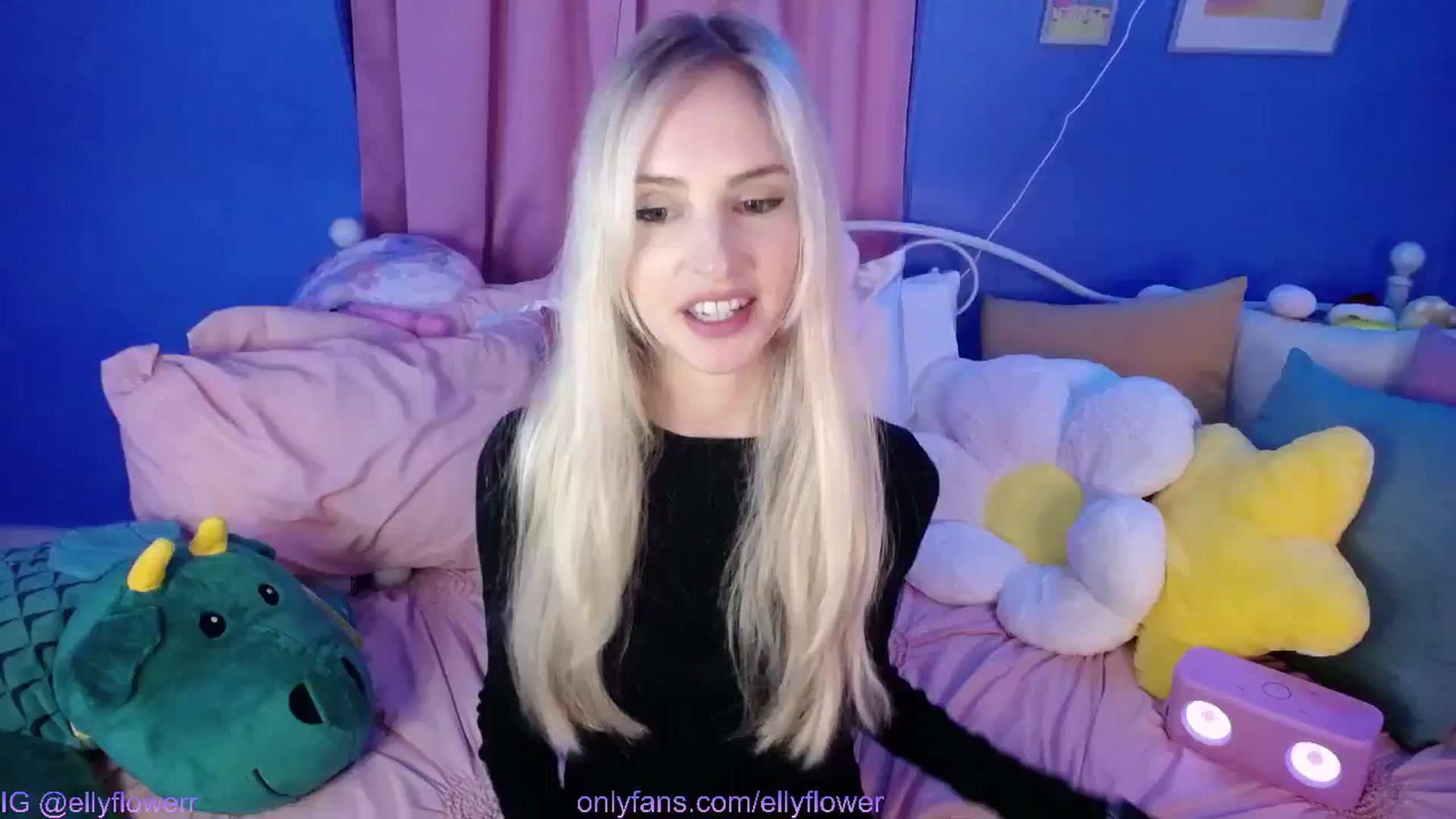 Gallery image thumbnail from Ellyflower's myfreecams stream on, 10/11/2024, 24:00 image 2 of 20