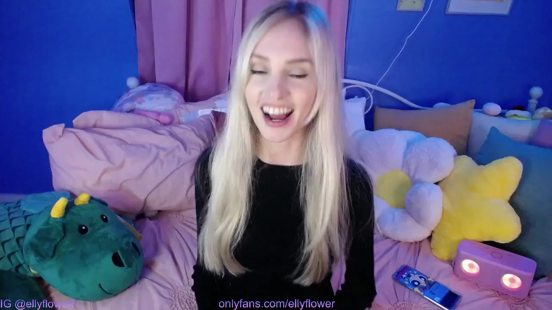 Gallery image thumbnail from Ellyflower's myfreecams stream on, 10/11/2024, 24:00 image 20 of 20