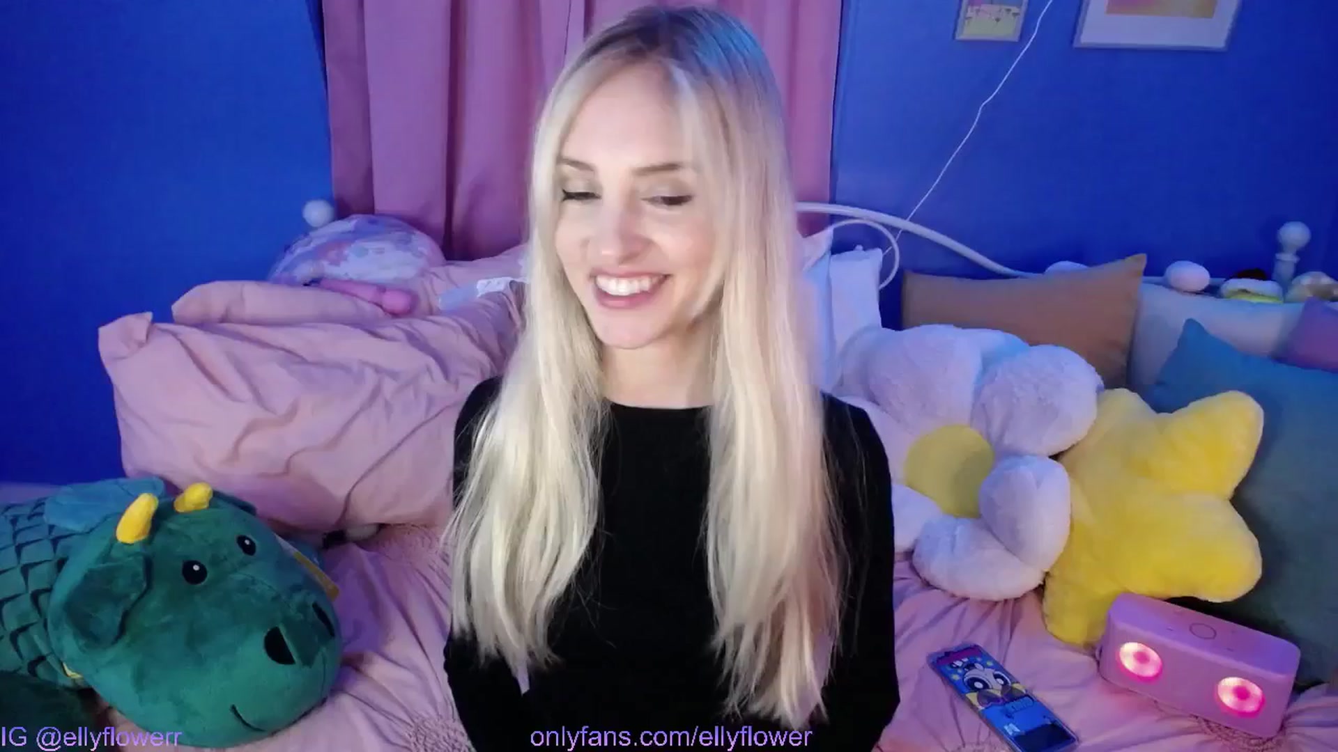 Gallery image thumbnail from Ellyflower's myfreecams stream on, 10/11/2024, 24:00 image 11 of 20