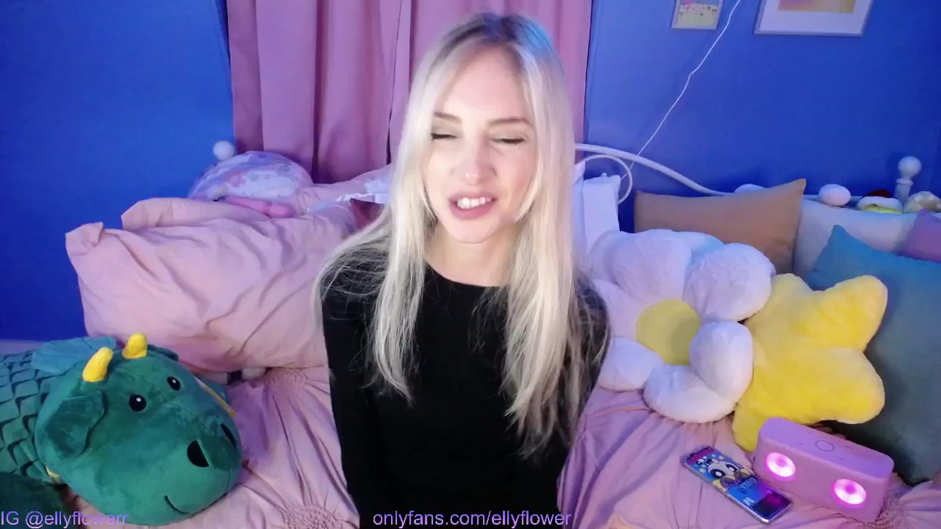 Gallery image thumbnail from Ellyflower's myfreecams stream on, 10/11/2024, 24:00 image 7 of 20