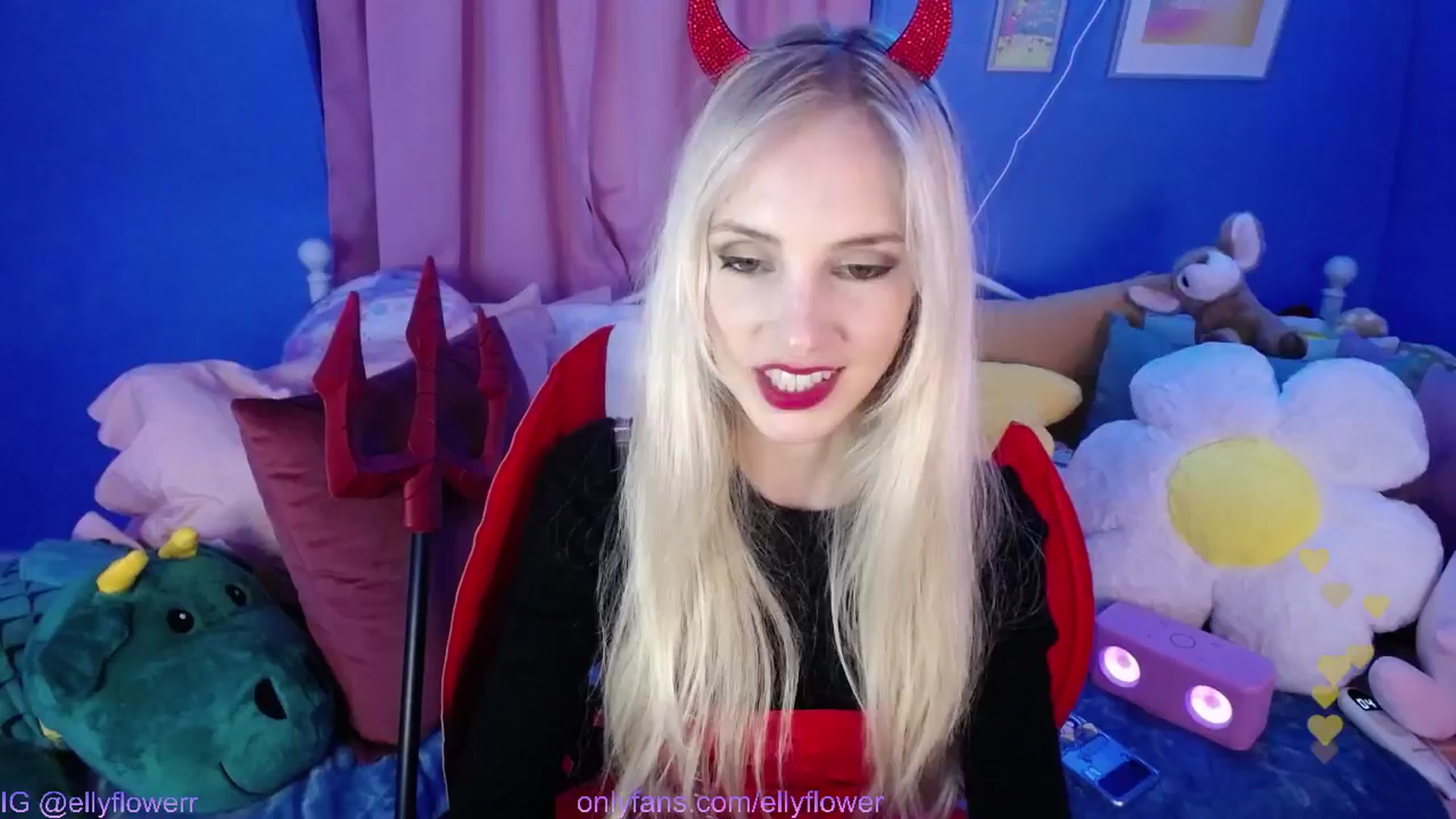 Gallery image thumbnail from Ellyflower's myfreecams stream on, 10/31/2024, 24:00 image 9 of 20