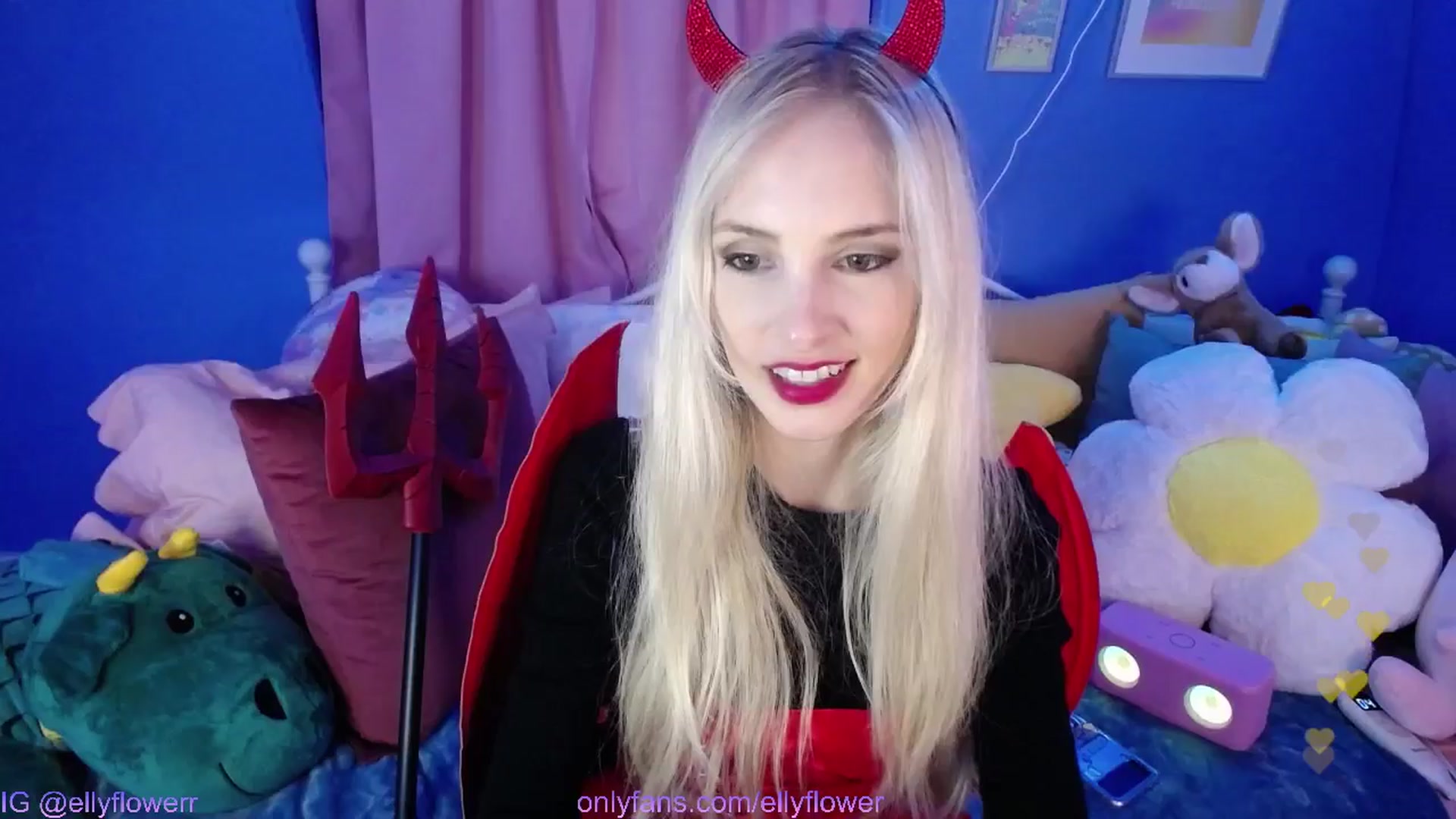 Gallery image thumbnail from Ellyflower's myfreecams stream on, 10/31/2024, 24:00 image 8 of 20