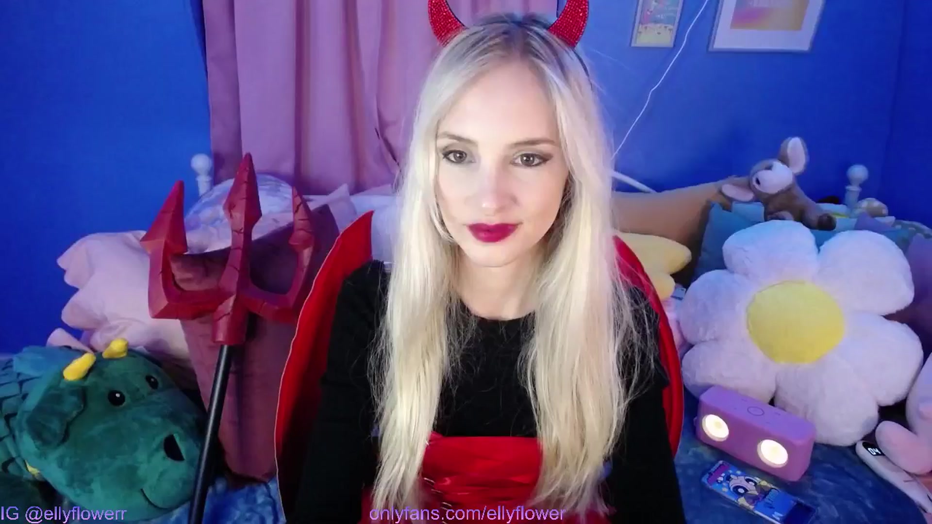 Gallery image thumbnail from Ellyflower's myfreecams stream on, 10/31/2024, 24:00 image 20 of 20