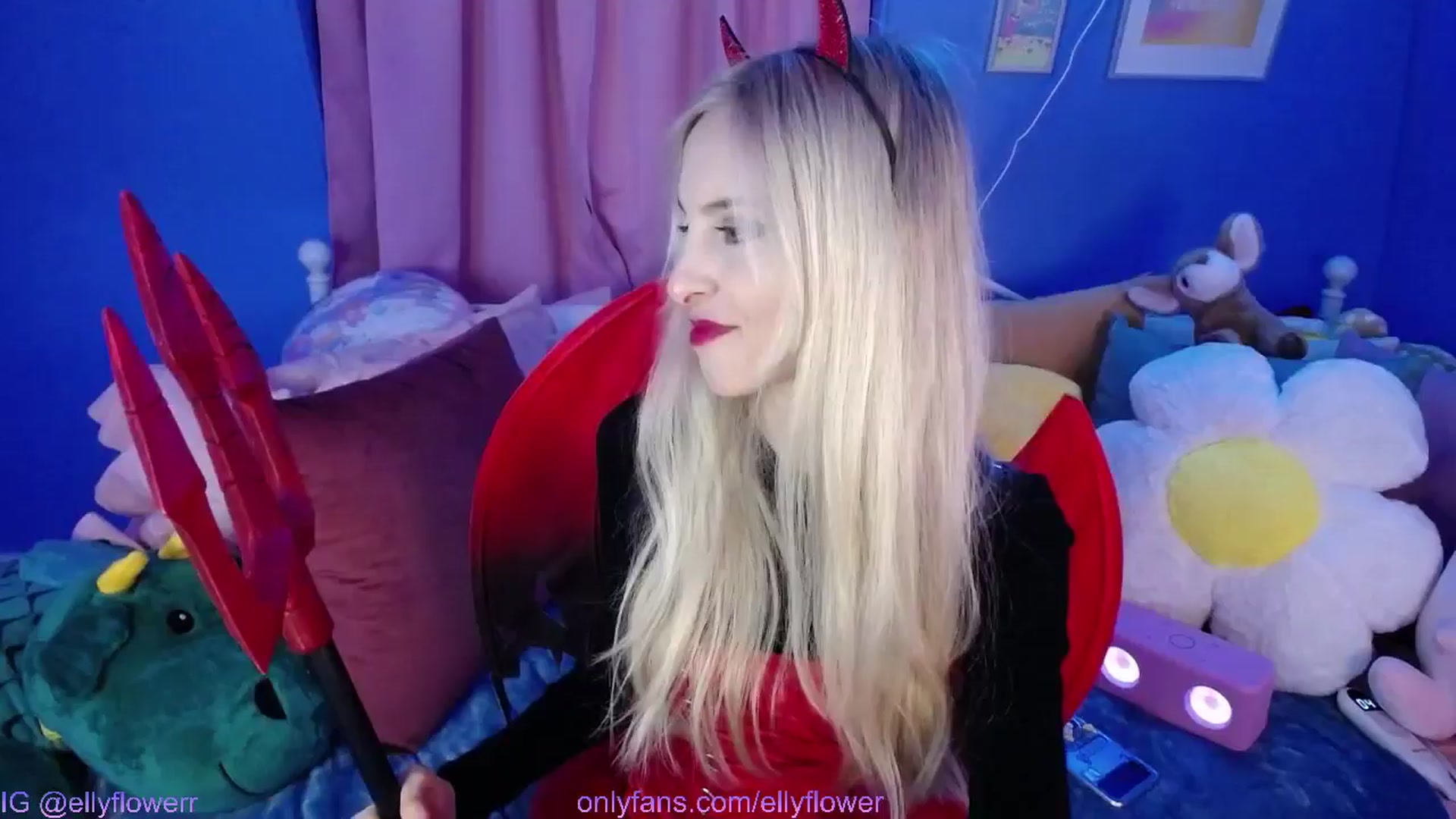 Gallery image thumbnail from Ellyflower's myfreecams stream on, 10/31/2024, 24:00 image 5 of 20