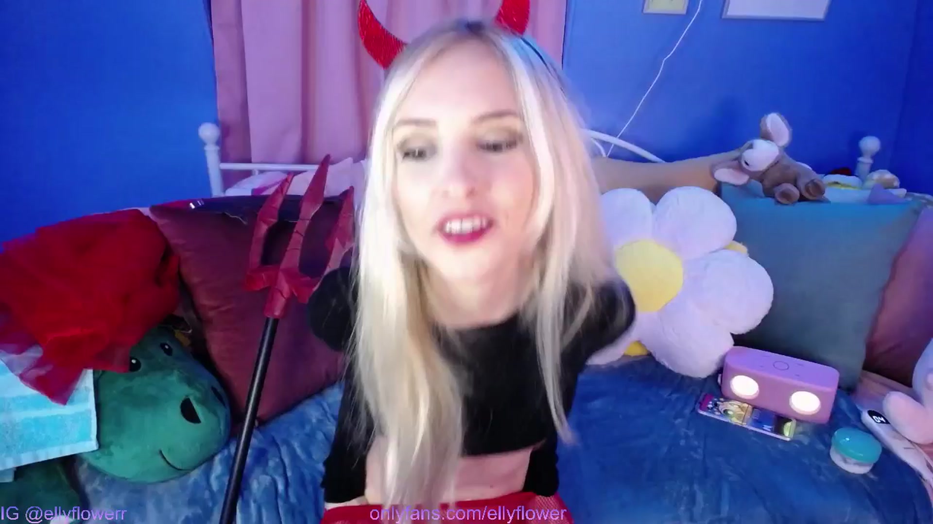 Gallery image thumbnail from Ellyflower's myfreecams stream on, 10/31/2024, 02:09 image 17 of 20