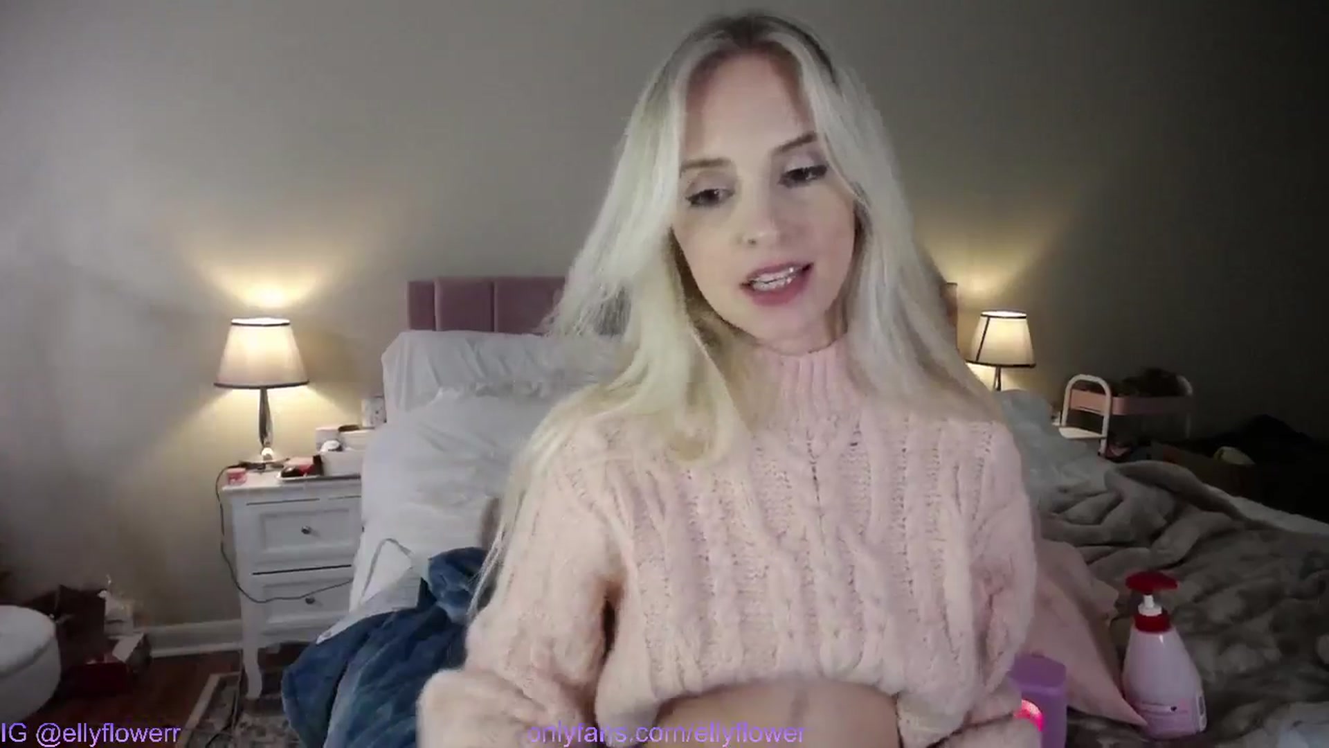 Gallery image thumbnail from Ellyflower's myfreecams stream on, 12/11/2024, 03:13 image 19 of 20