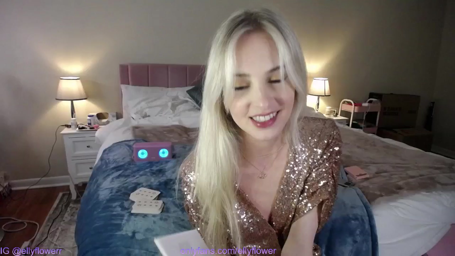 Gallery image thumbnail from Ellyflower's myfreecams stream on, 12/31/2024, 03:34 image 9 of 20