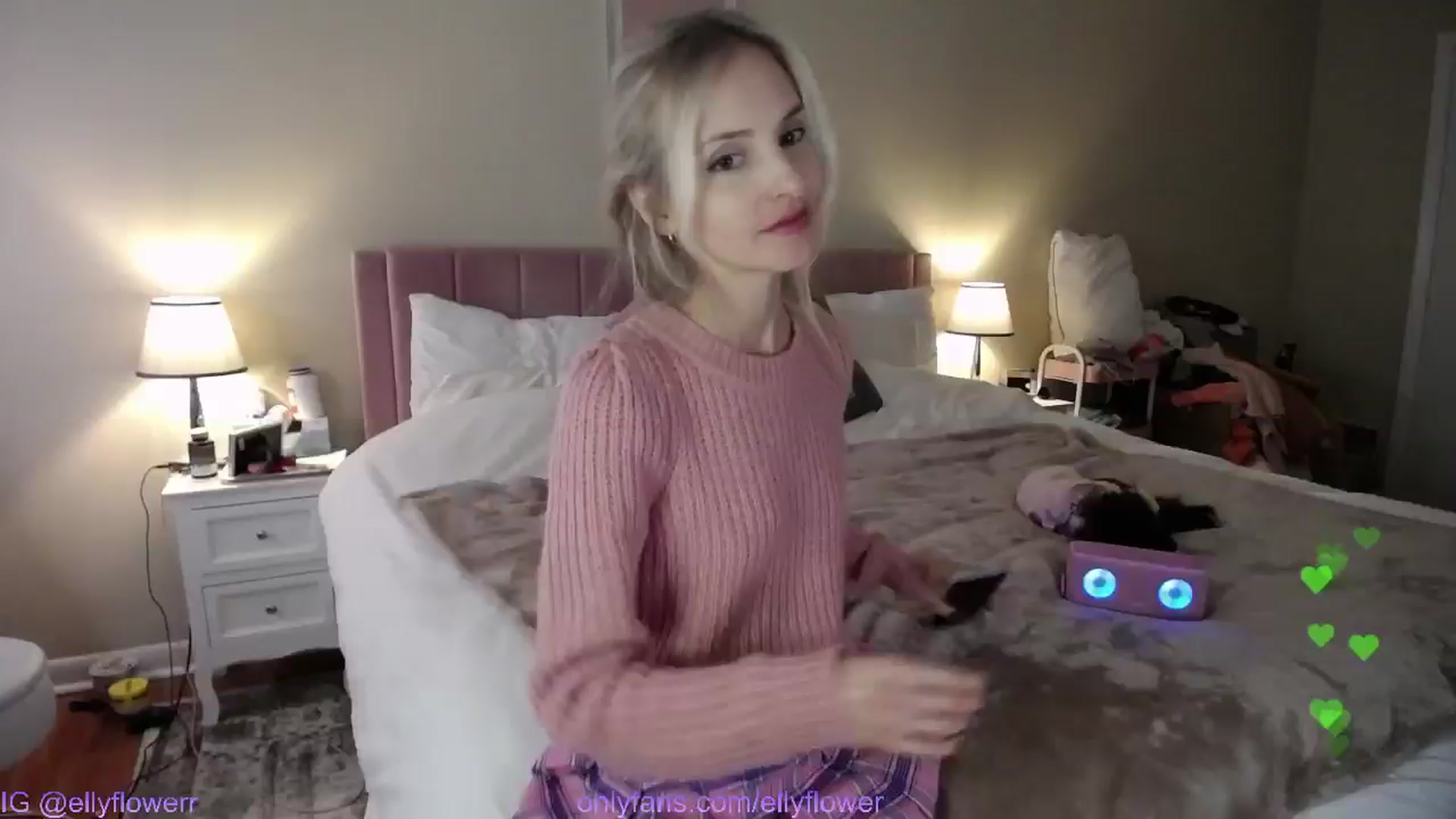 Gallery image thumbnail from Ellyflower's myfreecams stream on, 02/16/2025, 01:53 image 11 of 20