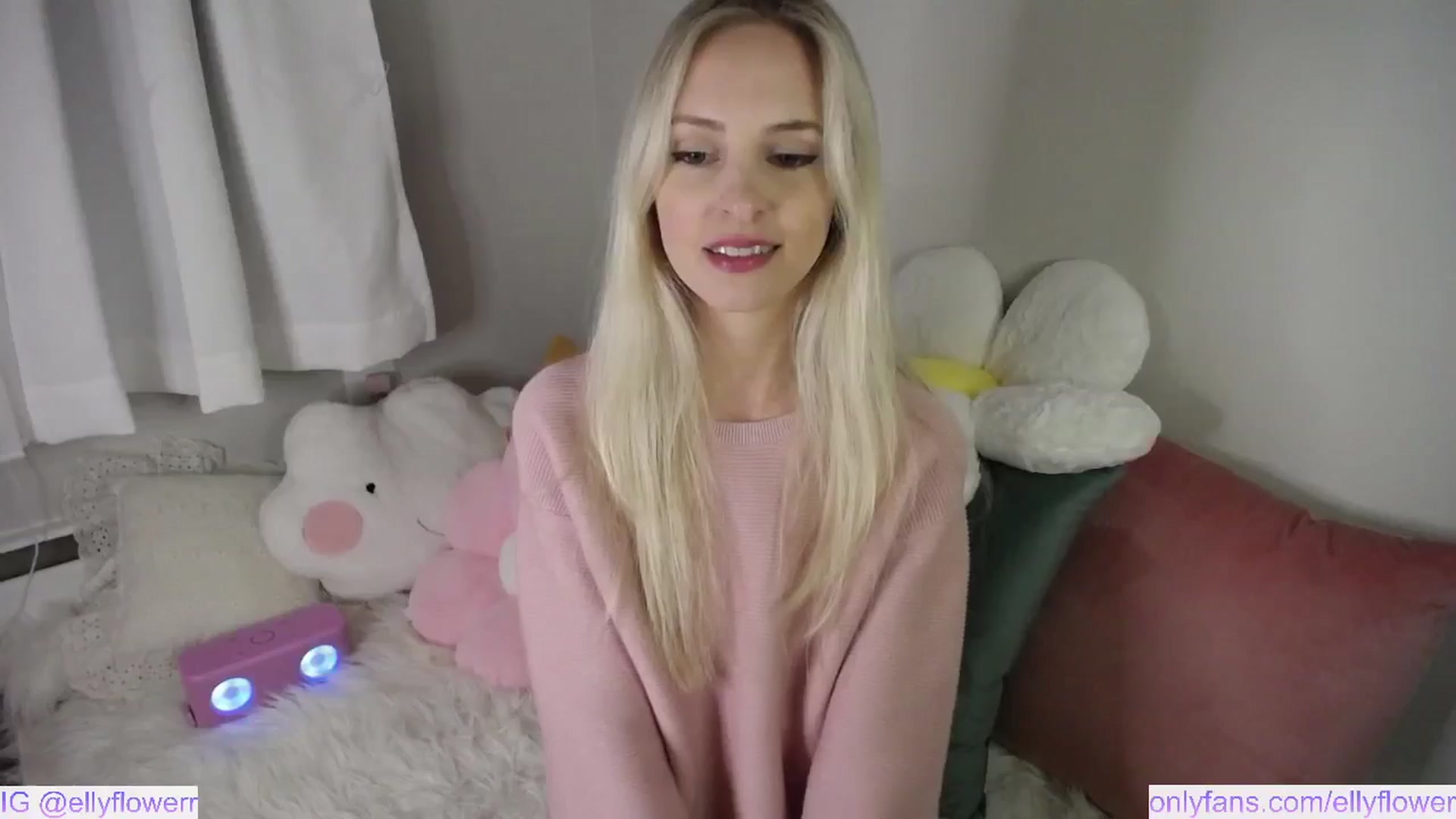 Gallery image thumbnail from Ellyflower's myfreecams stream on, 03/06/2025, 02:46 image 14 of 20