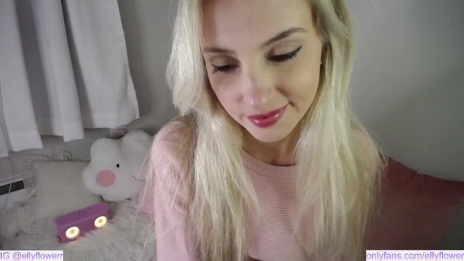Gallery image thumbnail from Ellyflower's myfreecams stream on, 03/06/2025, 02:46 image 4 of 20
