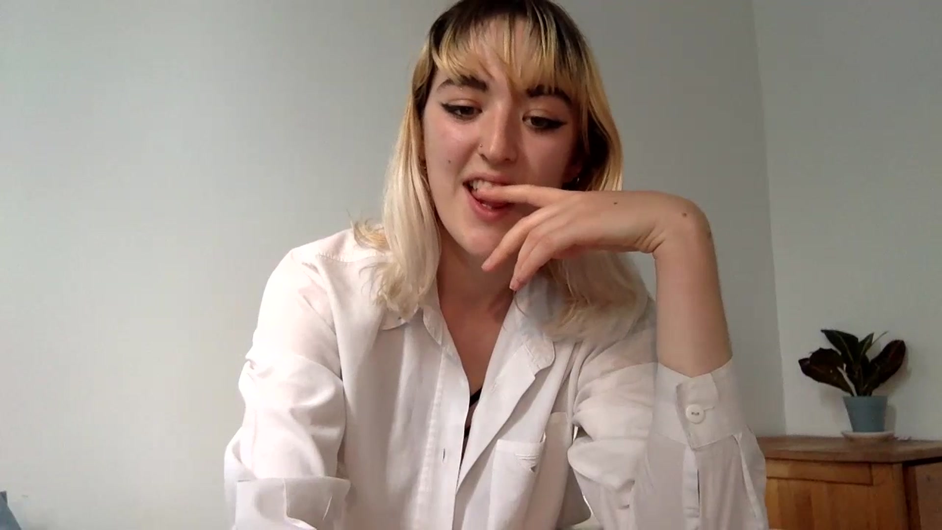 Gallery image thumbnail from Eloise_2001's myfreecams stream on, 07/02/2023, 21:52 image 9 of 20