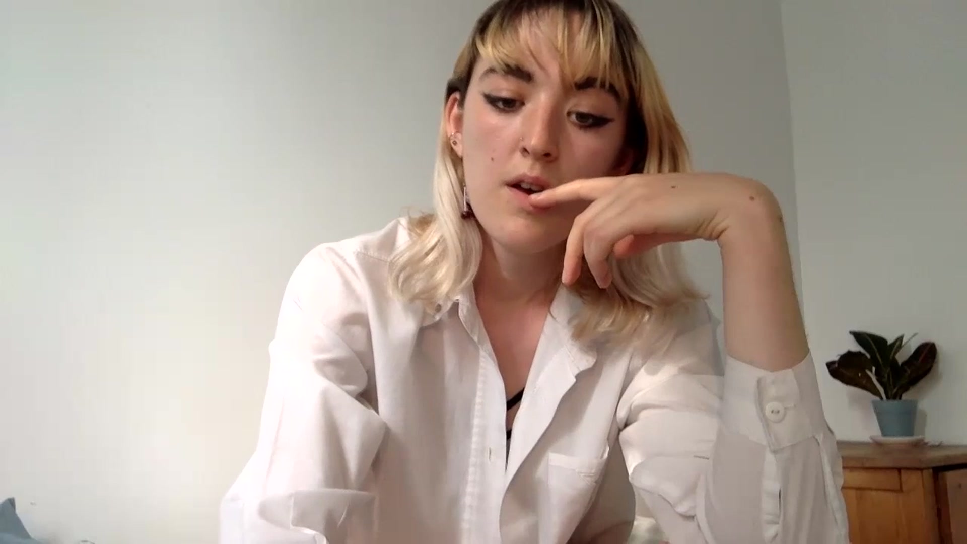 Gallery image thumbnail from Eloise_2001's myfreecams stream on, 07/02/2023, 21:52 image 6 of 20