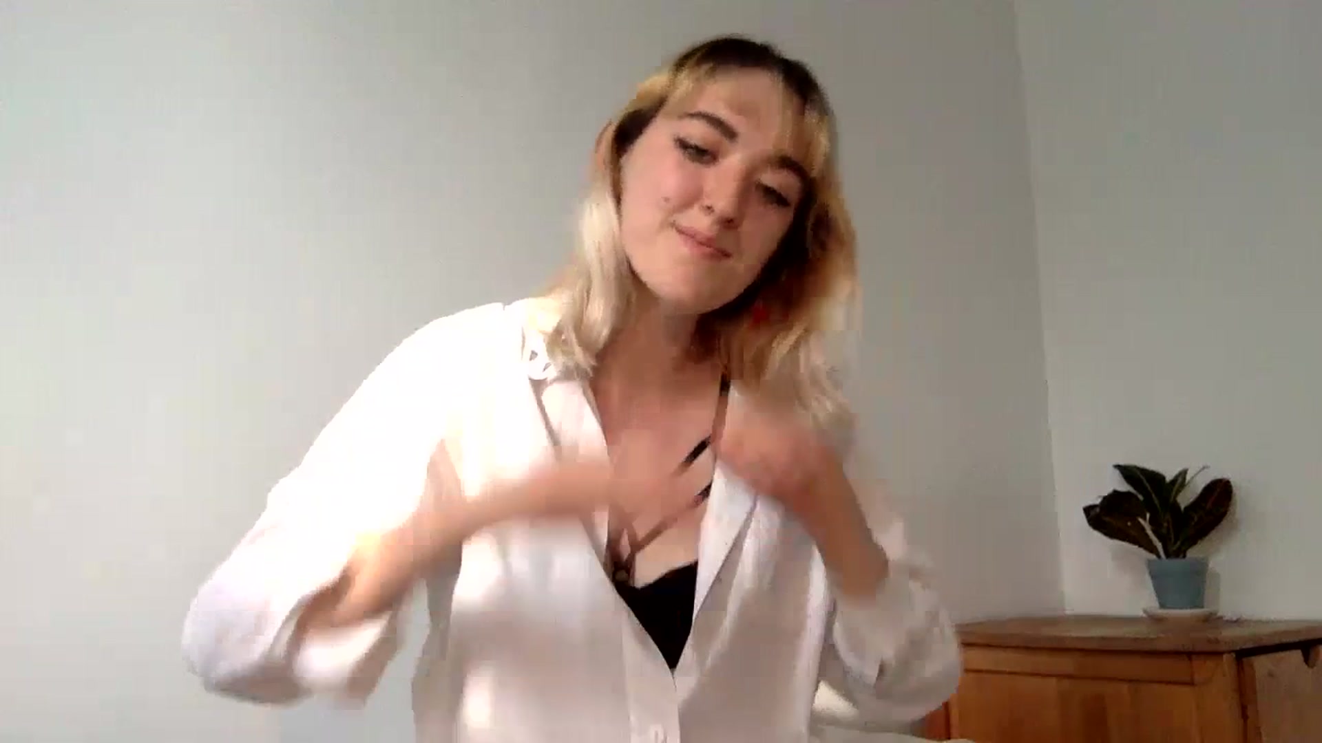 Gallery image thumbnail from Eloise_2001's myfreecams stream on, 07/02/2023, 21:52 image 18 of 20