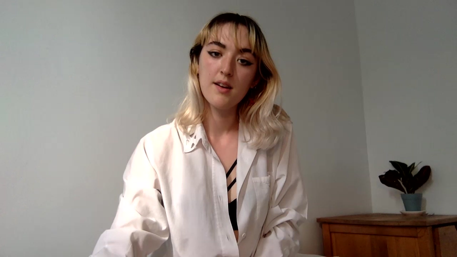 Gallery image thumbnail from Eloise_2001's myfreecams stream on, 07/02/2023, 21:52 image 17 of 20