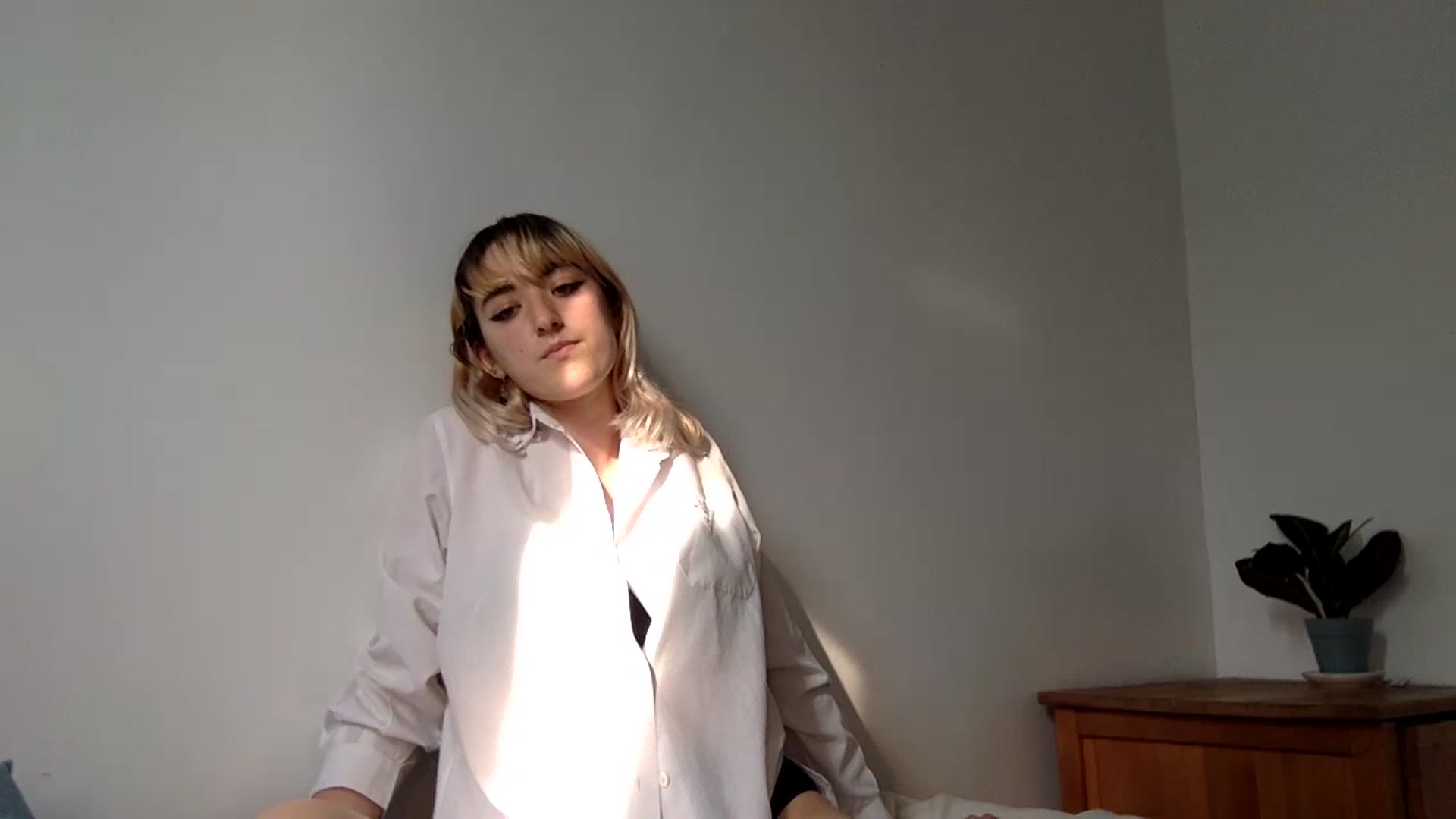 Gallery image thumbnail from Eloise_2001's myfreecams stream on, 07/02/2023, 21:52 image 2 of 20