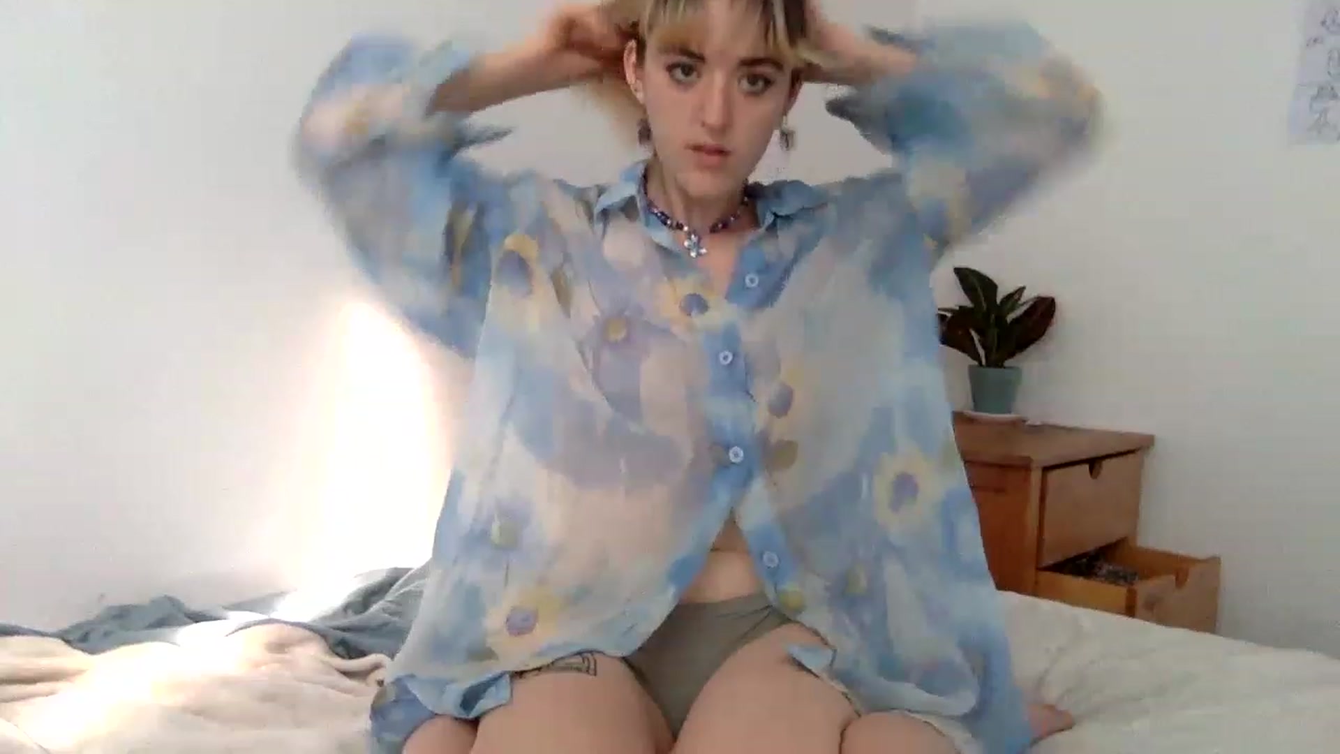 Gallery image thumbnail from Eloise_2001's myfreecams stream on, 07/05/2023, 21:27 image 11 of 20