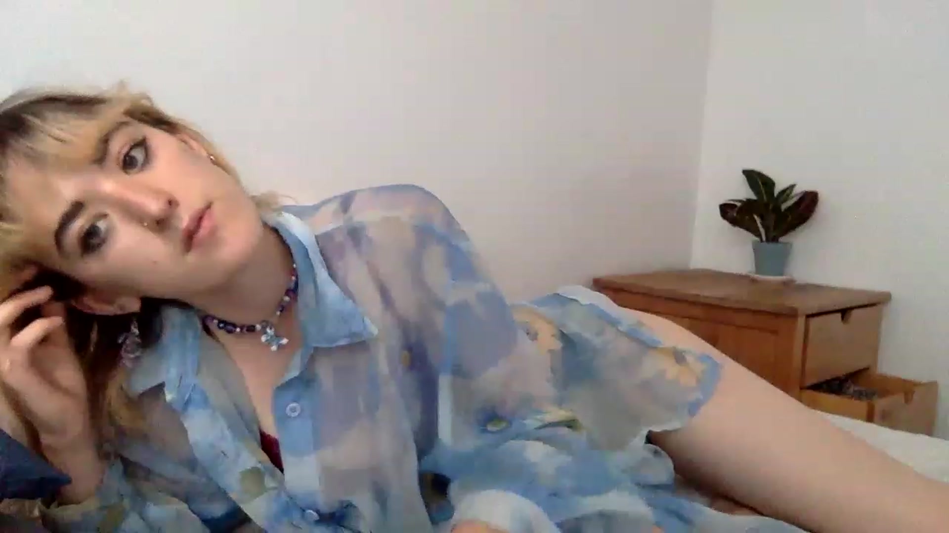 Gallery image thumbnail from Eloise_2001's myfreecams stream on, 07/05/2023, 21:27 image 8 of 20