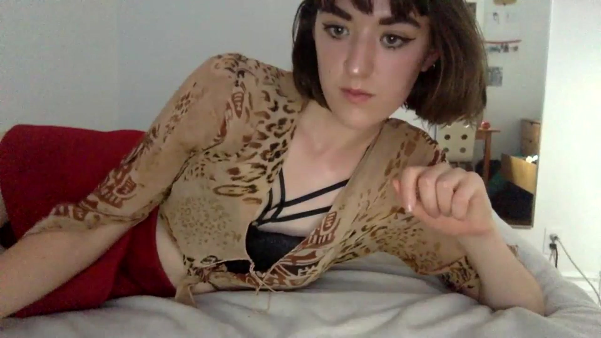 Gallery image thumbnail from Eloise_2001's myfreecams stream on, 08/21/2023, 21:10 image 16 of 20