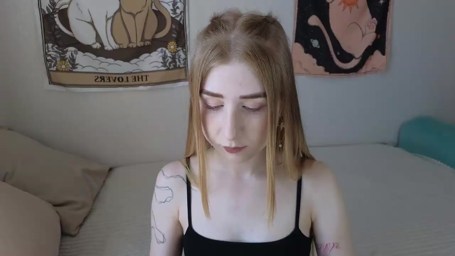 Gallery image thumbnail from ElonaGinger's myfreecams stream on, 05/21/2026, 12:34 image 6 of 20