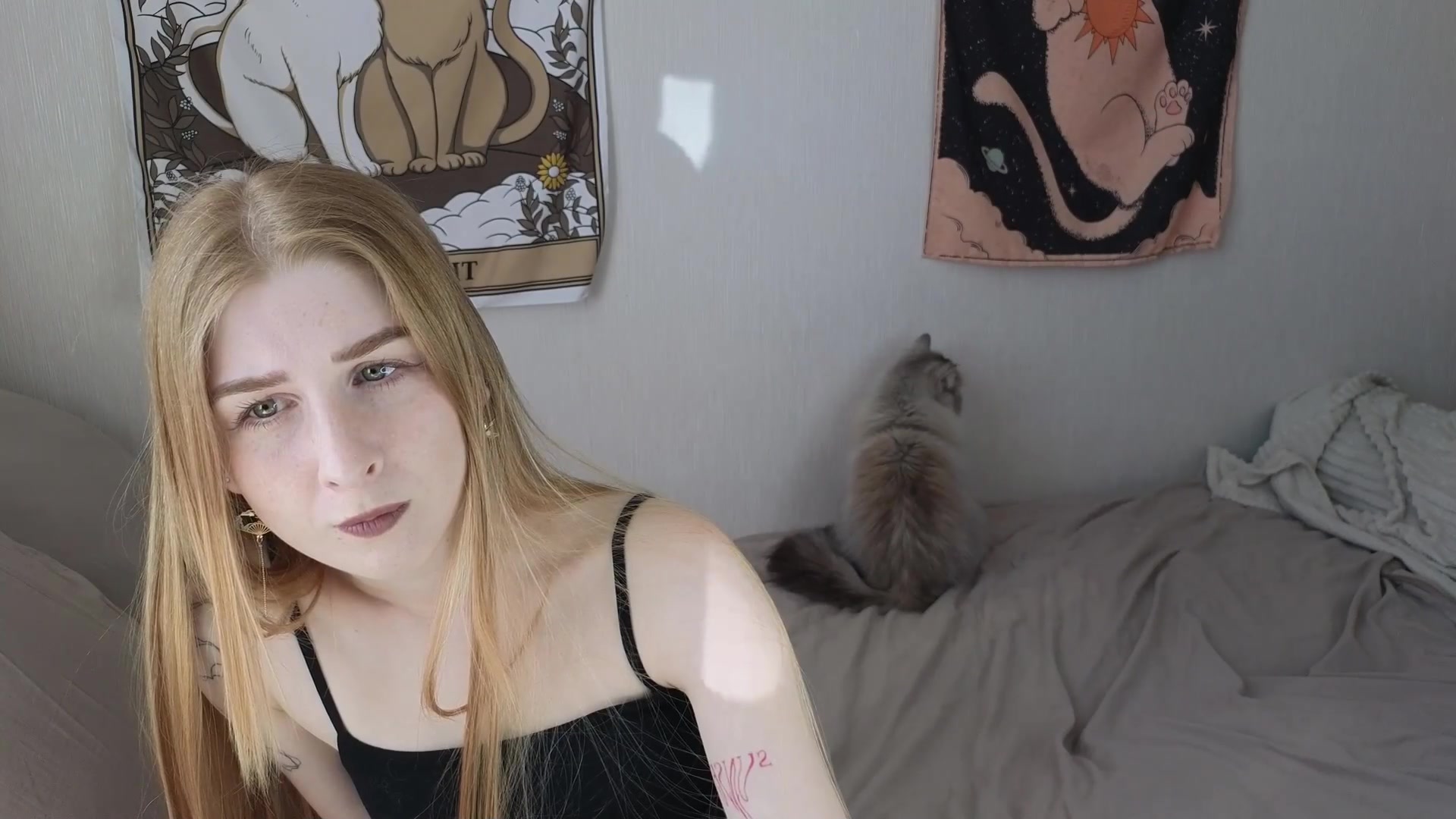 Gallery image thumbnail from ElonaGinger's myfreecams stream on, 05/28/2026, 13:36 image 9 of 20