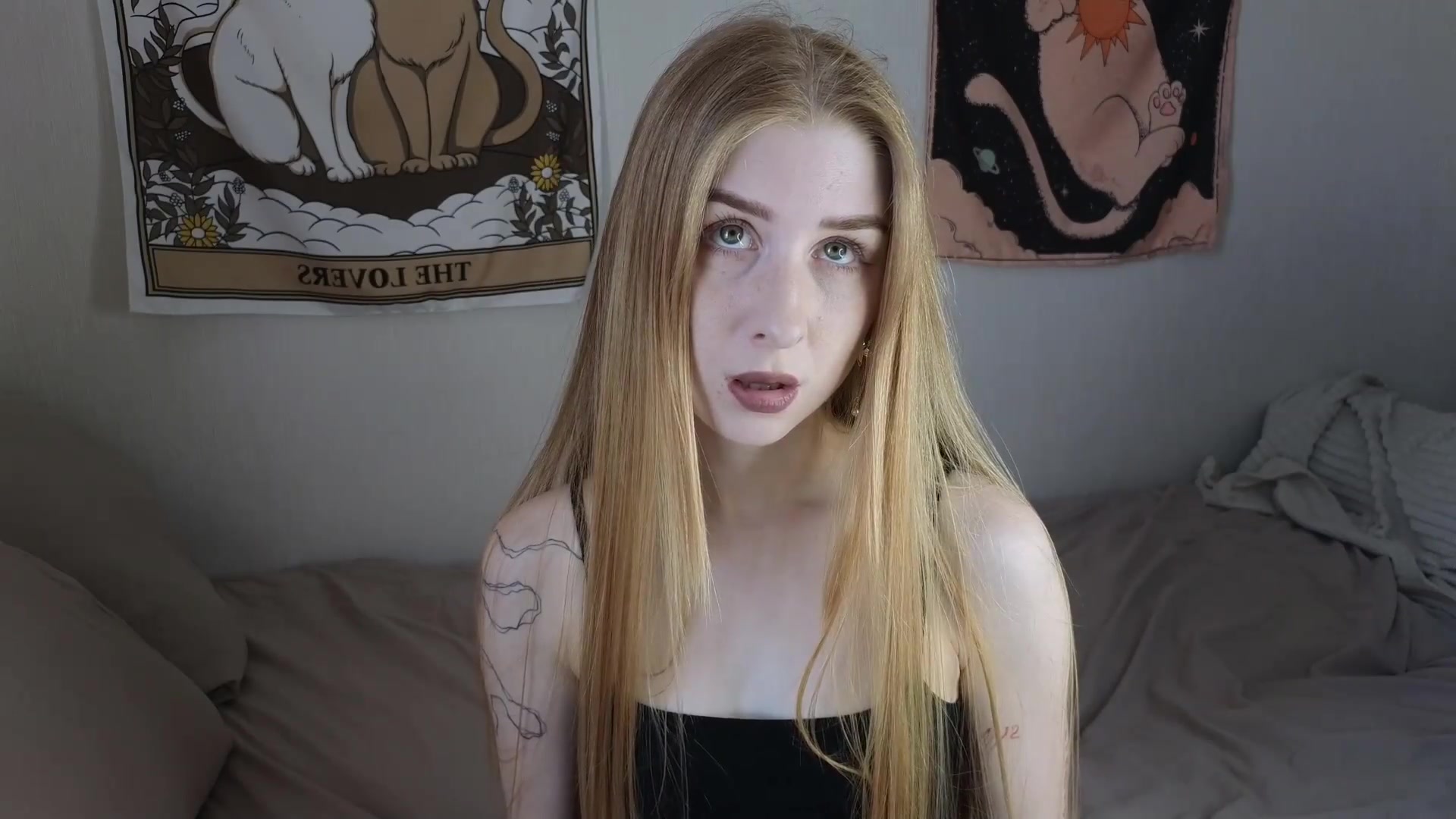 Gallery image thumbnail from ElonaGinger's myfreecams stream on, 05/28/2026, 13:36 image 12 of 20