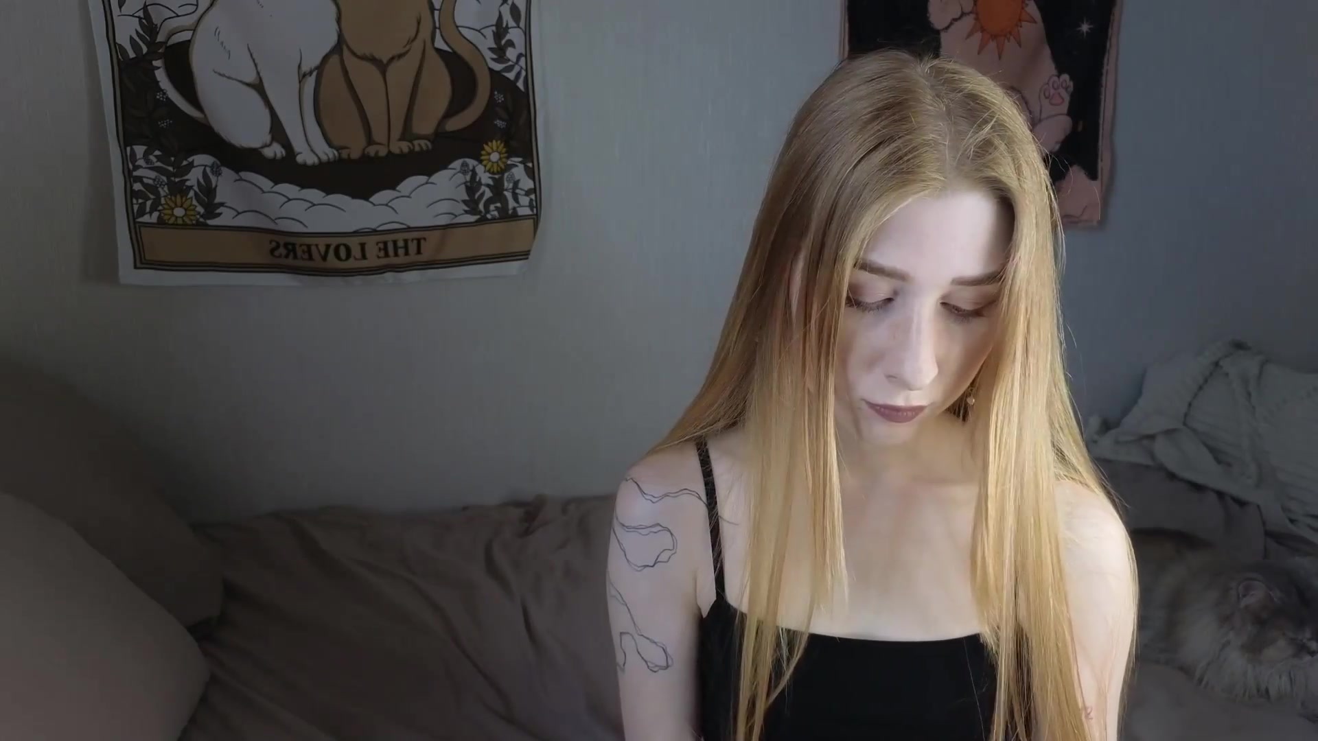 Gallery image thumbnail from ElonaGinger's myfreecams stream on, 05/28/2026, 13:36 image 14 of 20