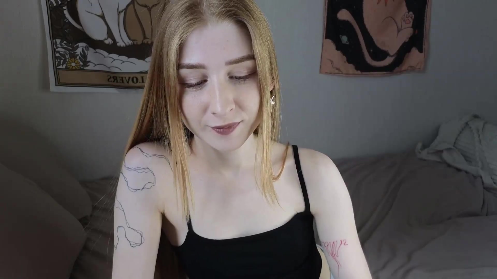 Gallery image thumbnail from ElonaGinger's myfreecams stream on, 05/28/2026, 13:36 image 19 of 20