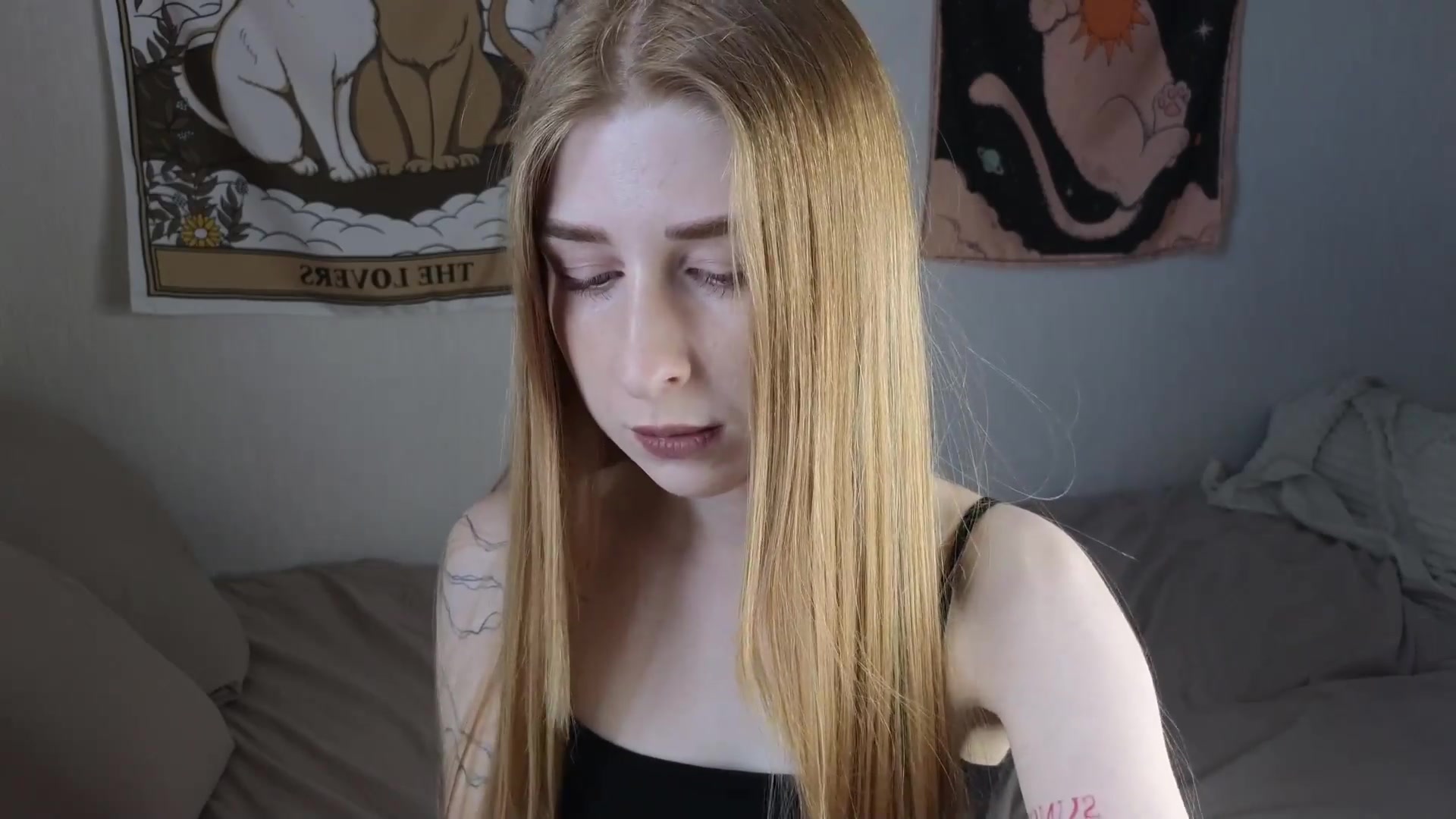 Gallery image thumbnail from ElonaGinger's myfreecams stream on, 05/28/2026, 13:36 image 16 of 20