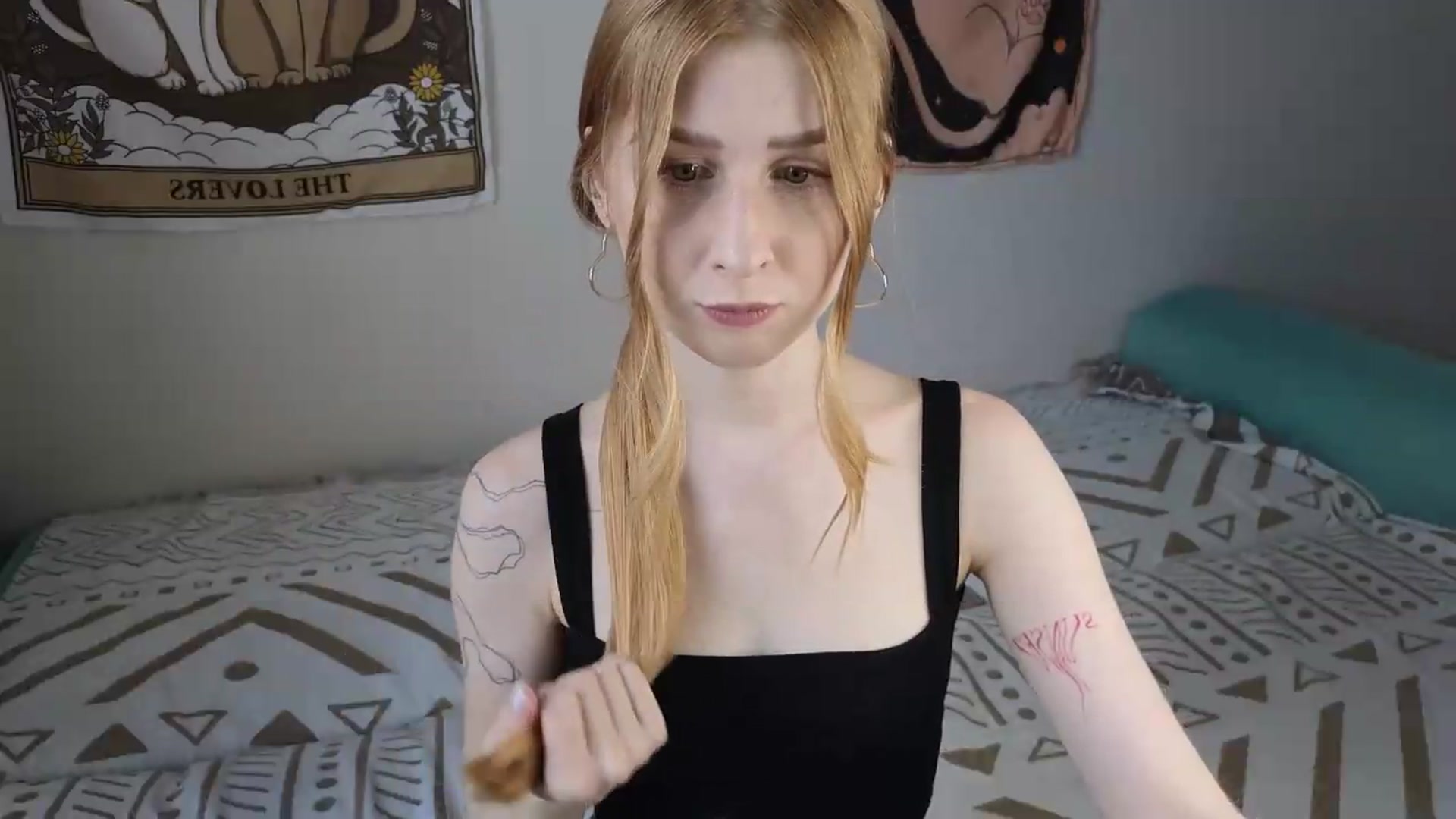 Gallery image thumbnail from ElonaGinger's myfreecams stream on, 07/29/2026, 11:08 image 6 of 20