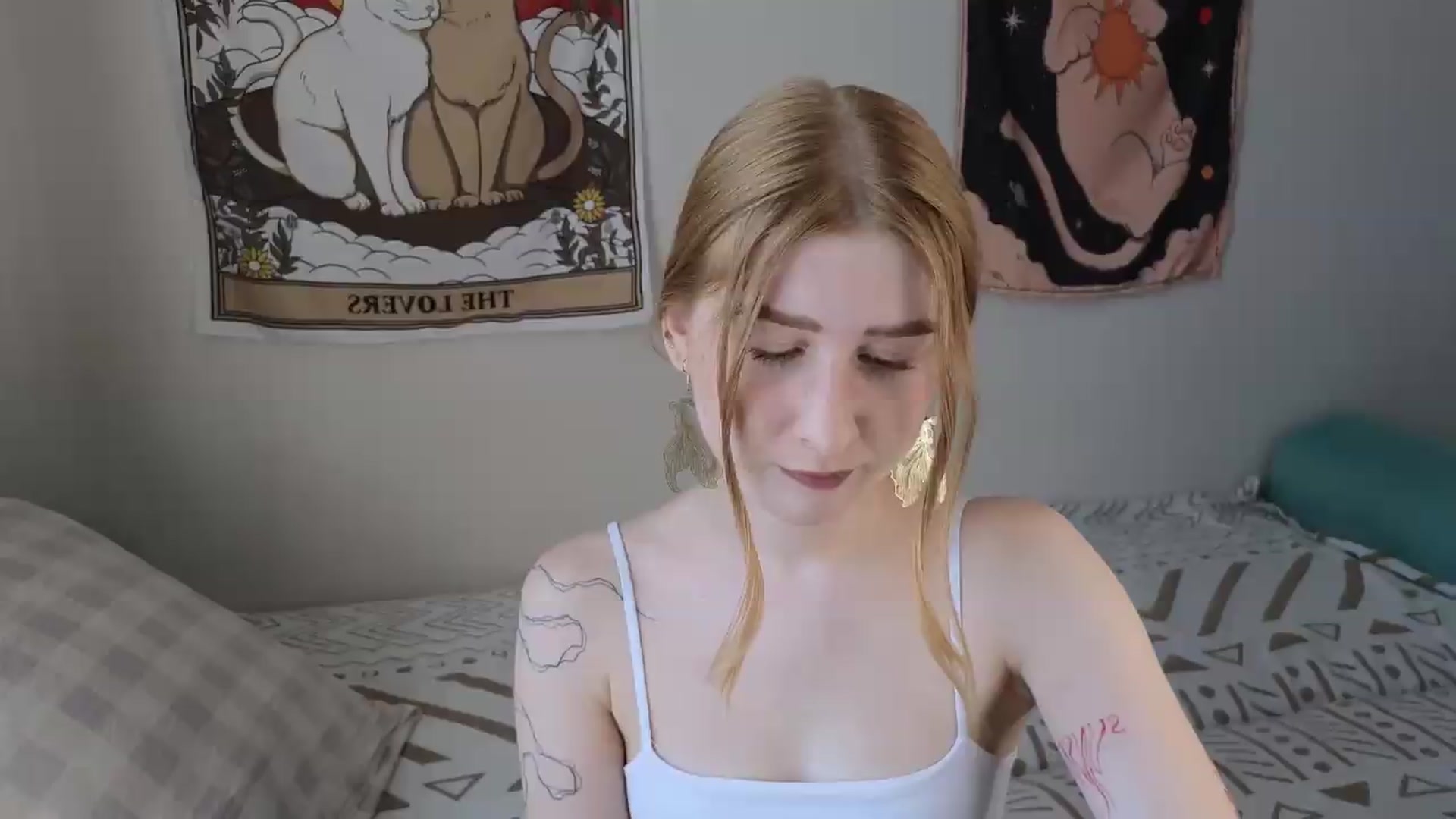Gallery image thumbnail from ElonaGinger's myfreecams stream on, 08/05/2026, 13:48 image 3 of 20