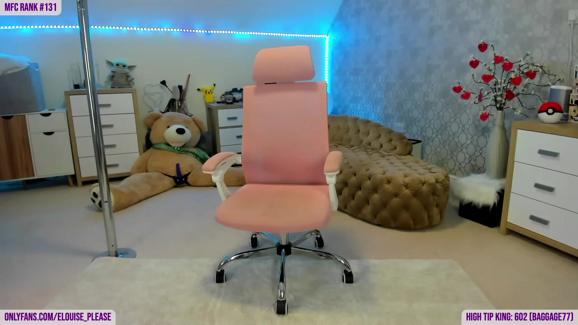 Gallery image thumbnail from ElouisePlease's myfreecams stream on, 11/23/2022, 18:48 image 17 of 20