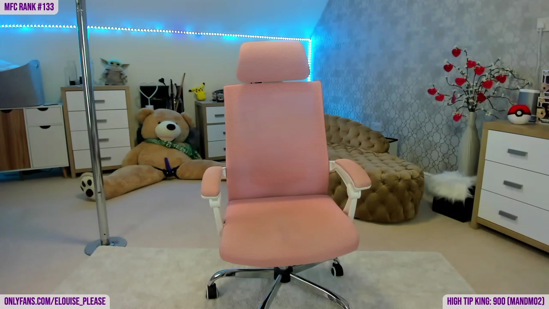 Gallery image thumbnail from ElouisePlease's myfreecams stream on, 11/24/2022, 16:56 image 19 of 20