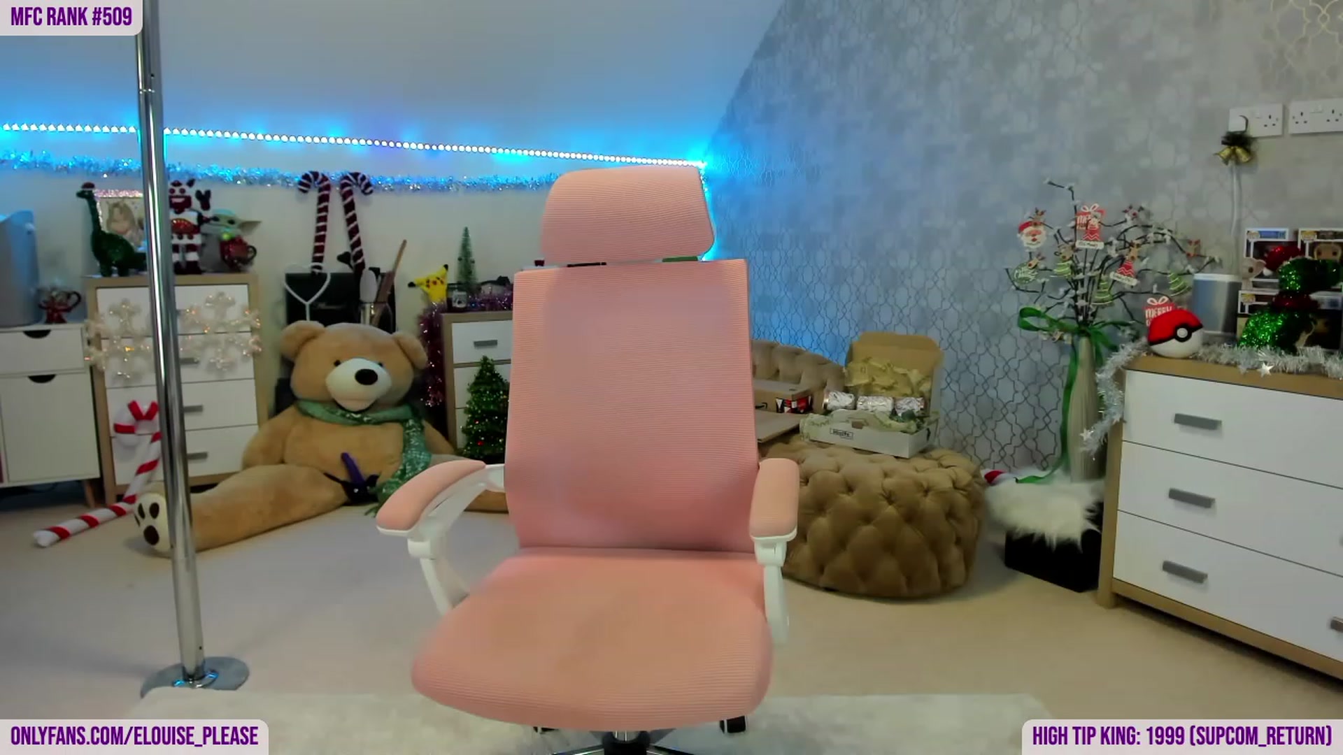 Gallery image thumbnail from ElouisePlease's myfreecams stream on, 12/19/2022, 18:17 image 13 of 20