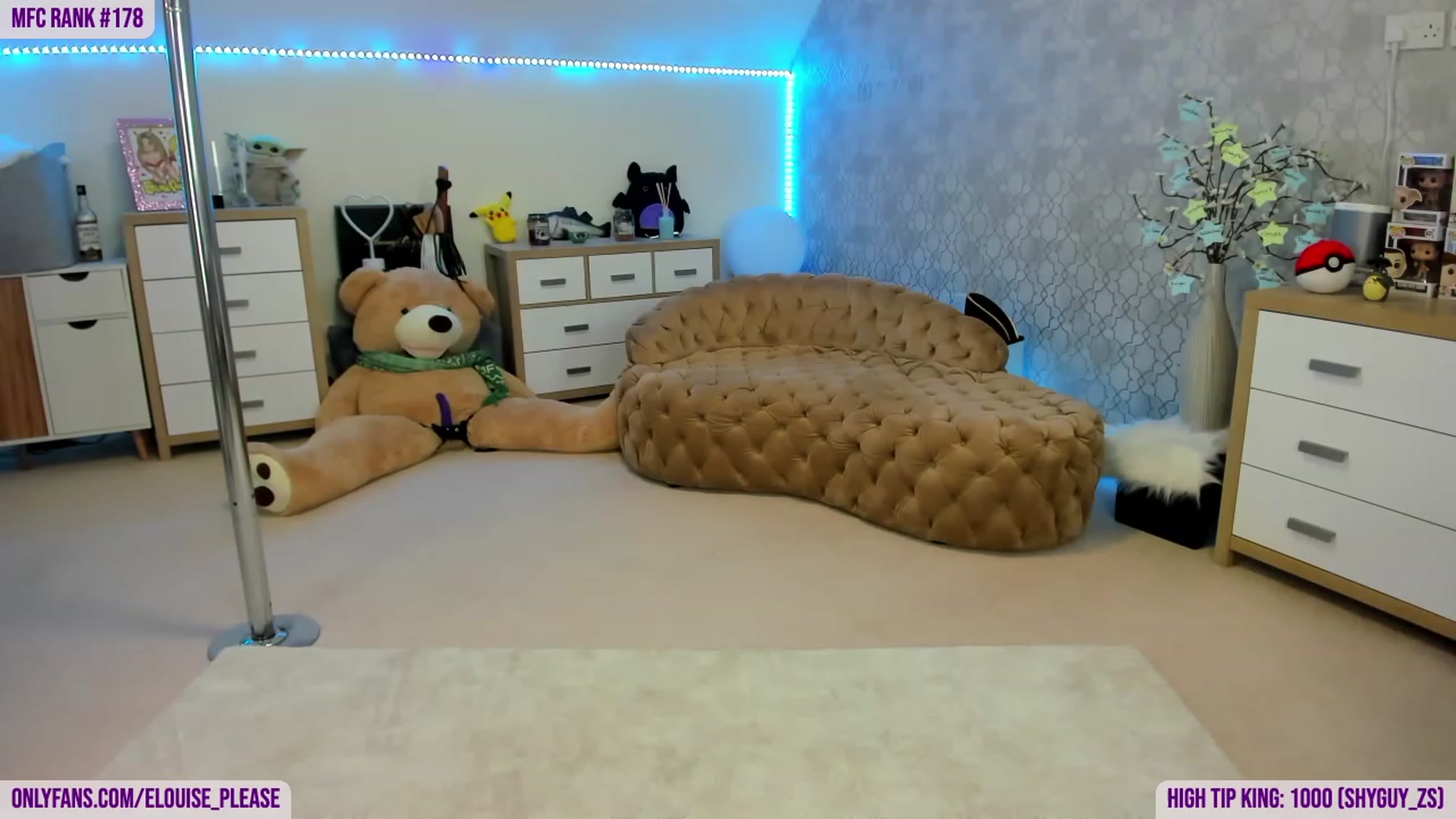 Gallery image thumbnail from ElouisePlease's myfreecams stream on, 01/31/2023, 15:53 image 15 of 20