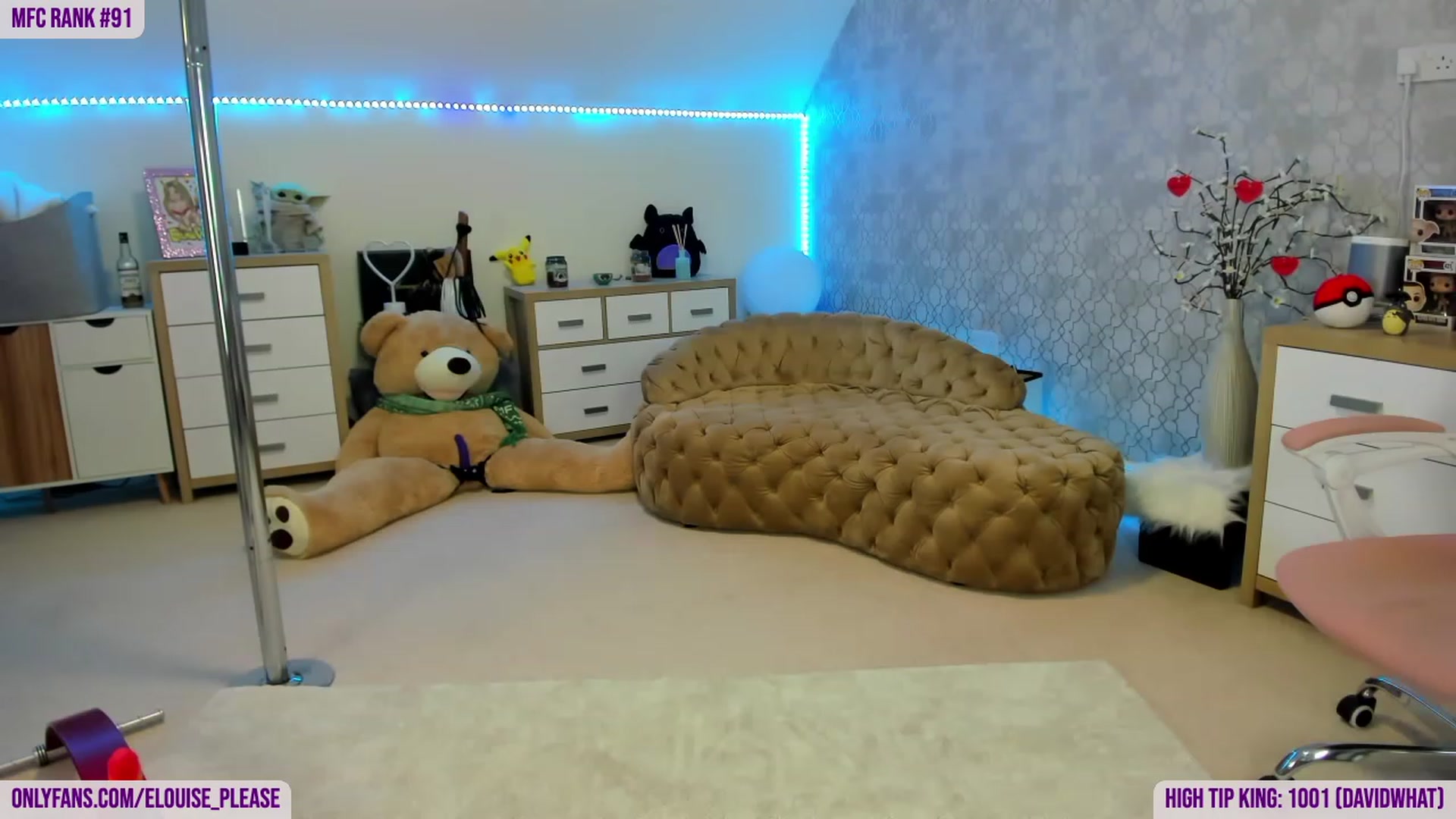 Gallery image thumbnail from ElouisePlease's myfreecams stream on, 02/03/2023, 17:02 image 9 of 20