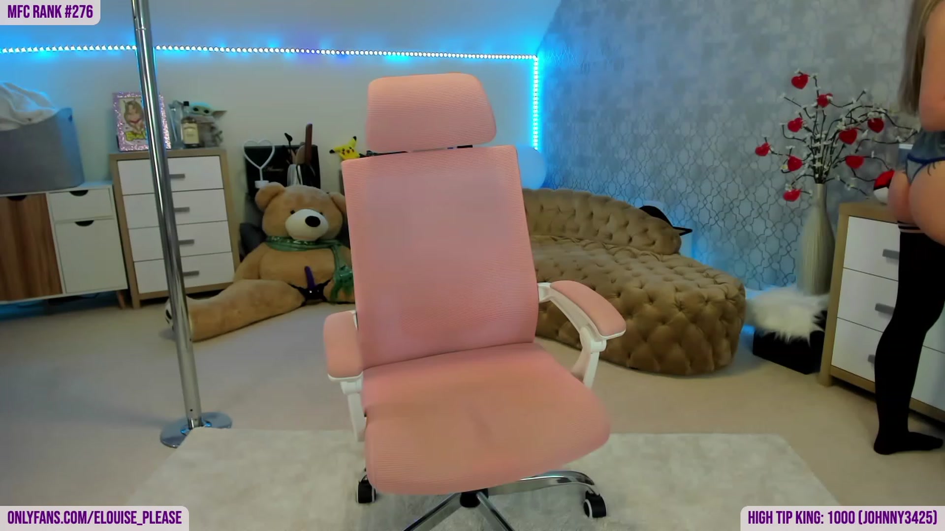 Gallery image thumbnail from ElouisePlease's myfreecams stream on, 02/22/2023, 15:22 image 7 of 20
