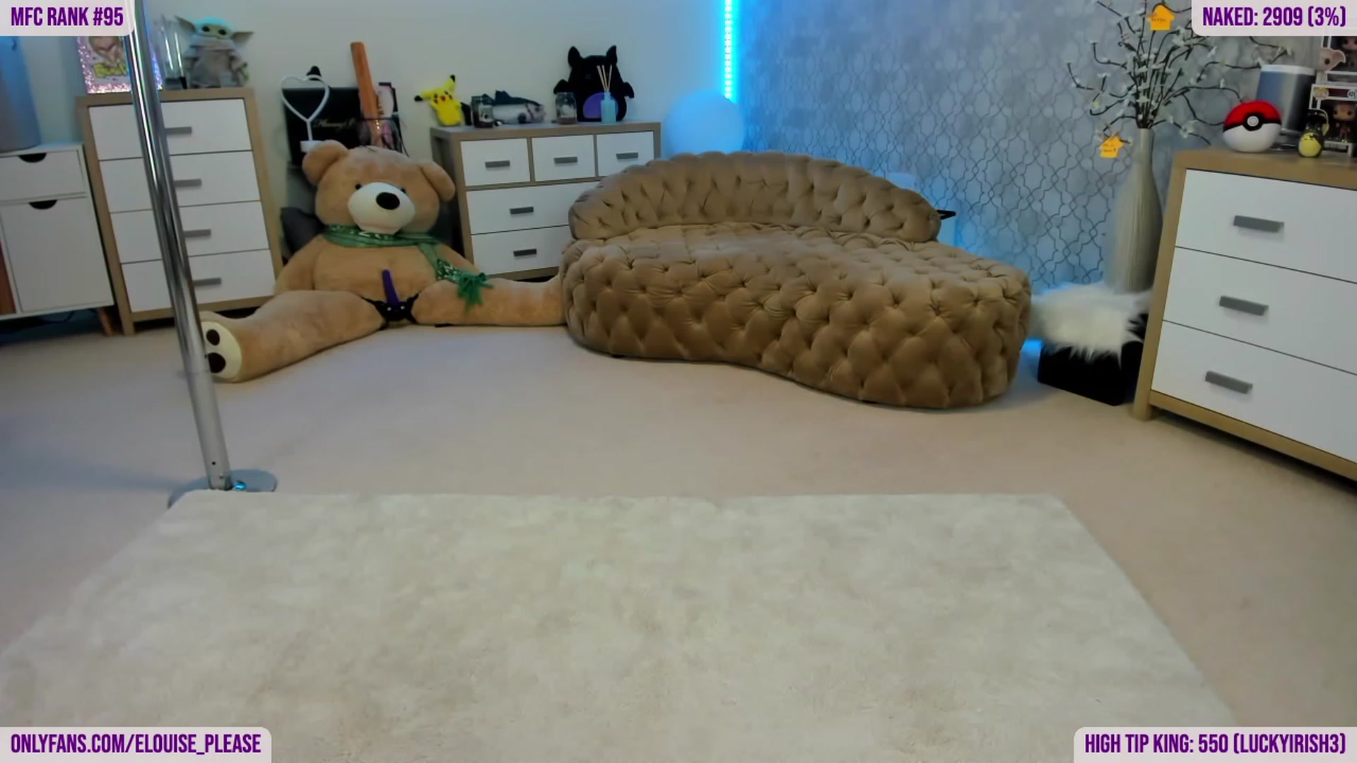 Gallery image thumbnail from ElouisePlease's myfreecams stream on, 03/03/2023, 16:37 image 4 of 20
