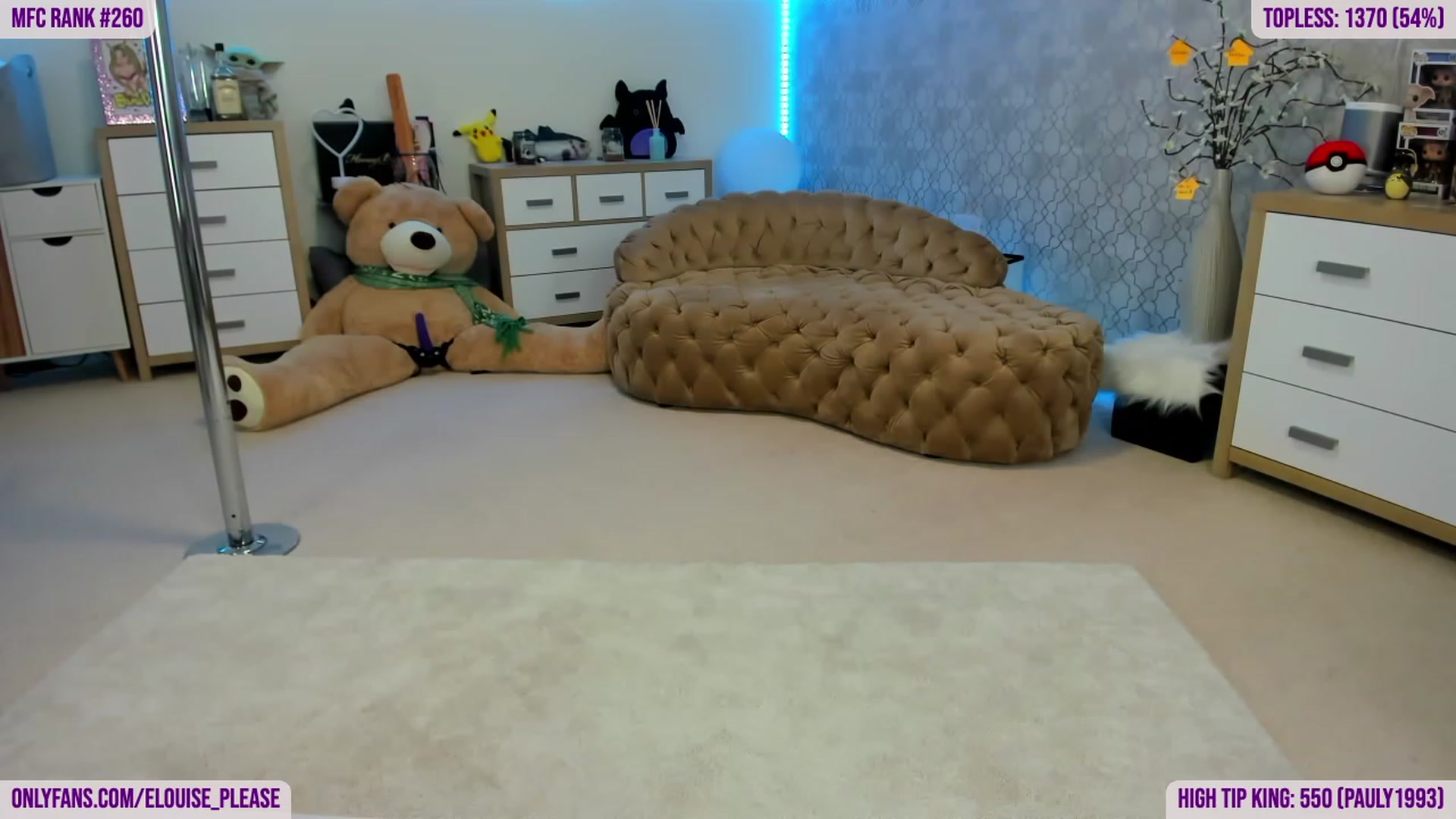 Gallery image thumbnail from ElouisePlease's myfreecams stream on, 03/08/2023, 12:11 image 12 of 20