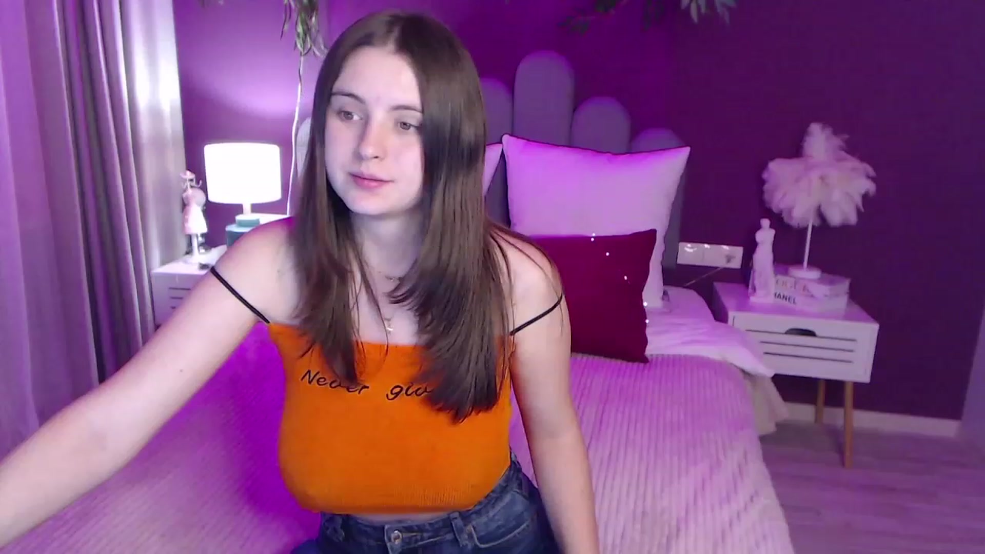 Gallery image thumbnail from ElsaJones's myfreecams stream on, 11/18/2022, 19:22 image 11 of 20