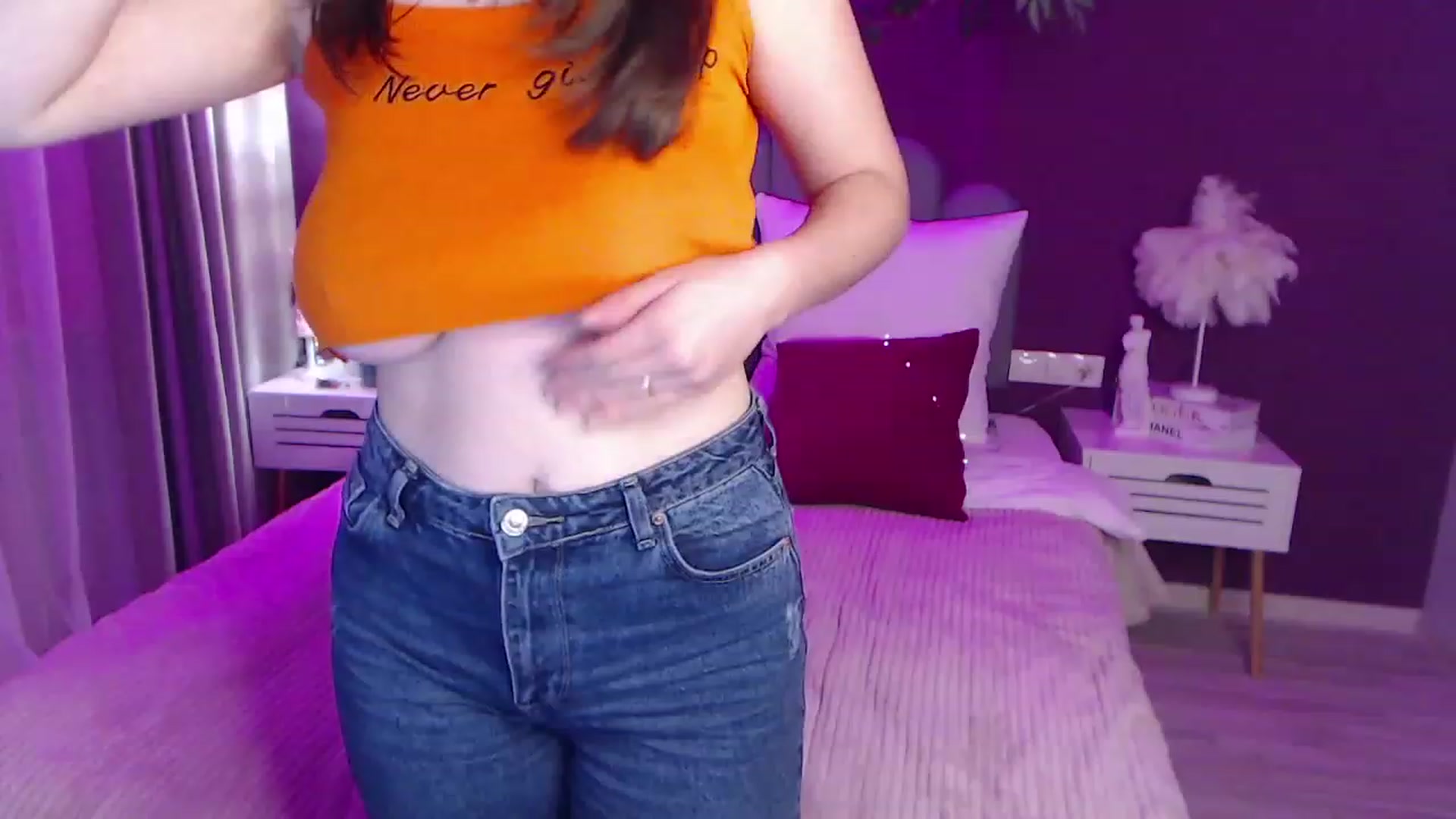 Gallery image thumbnail from ElsaJones's myfreecams stream on, 11/18/2022, 19:22 image 1 of 20