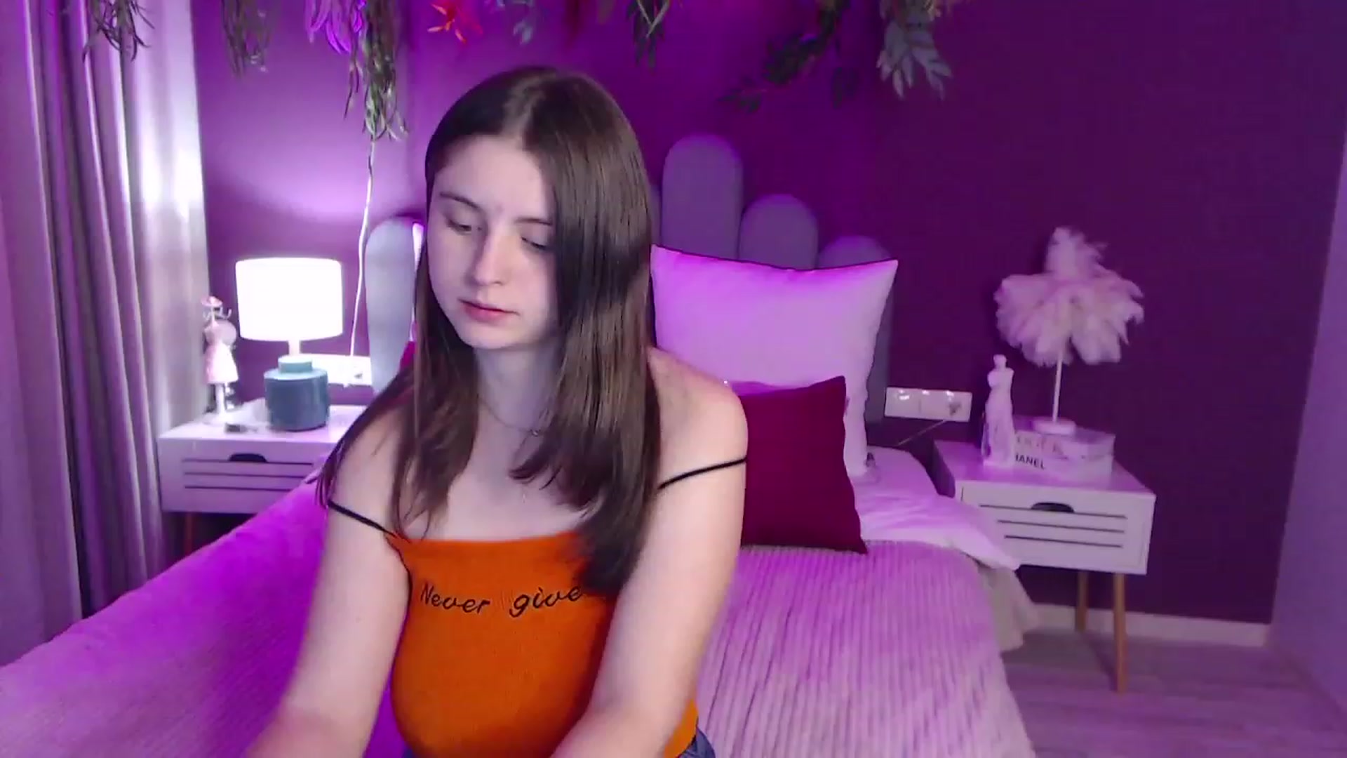 Gallery image thumbnail from ElsaJones's myfreecams stream on, 11/18/2022, 20:08 image 2 of 20
