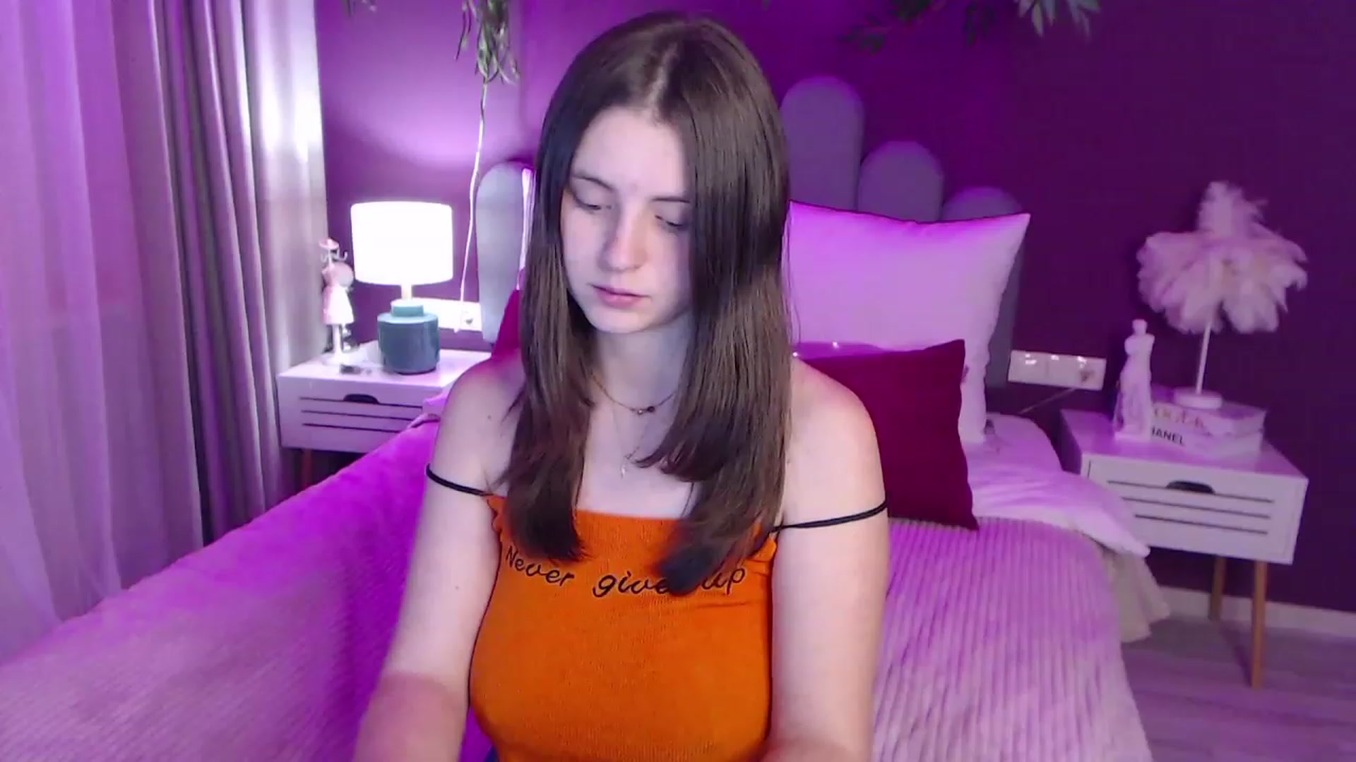 Gallery image thumbnail from ElsaJones's myfreecams stream on, 11/18/2022, 20:08 image 17 of 20