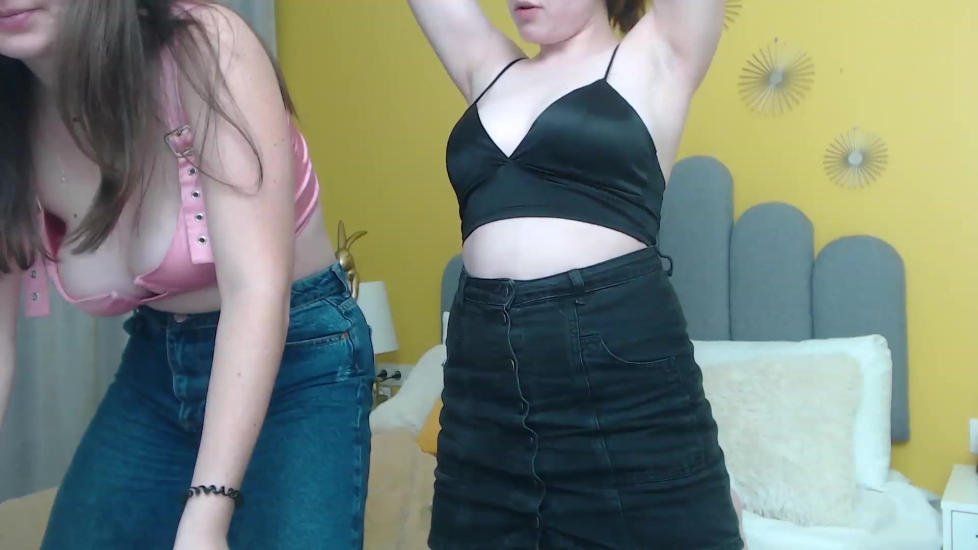 Gallery image thumbnail from ElsaJones's myfreecams stream on, 11/23/2022, 16:27 image 20 of 20