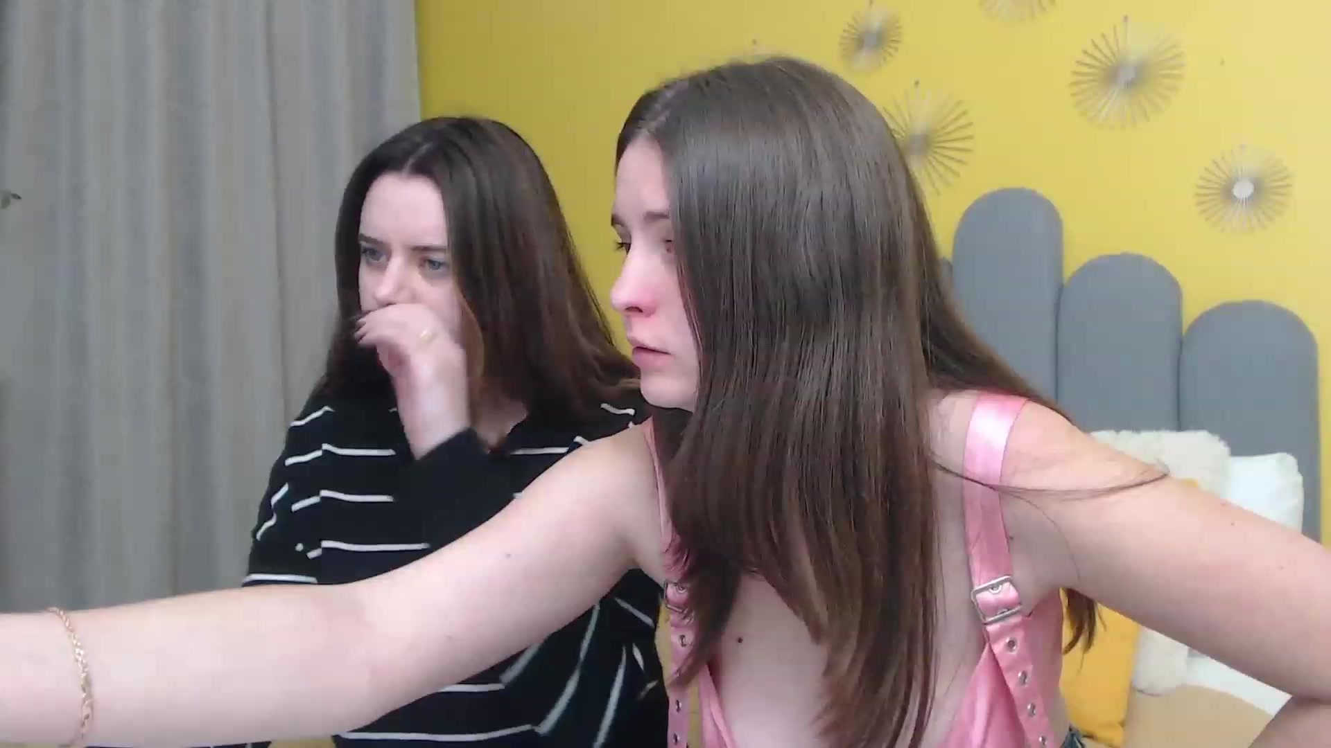 Gallery image thumbnail from ElsaJones's myfreecams stream on, 11/23/2022, 18:59 image 15 of 20