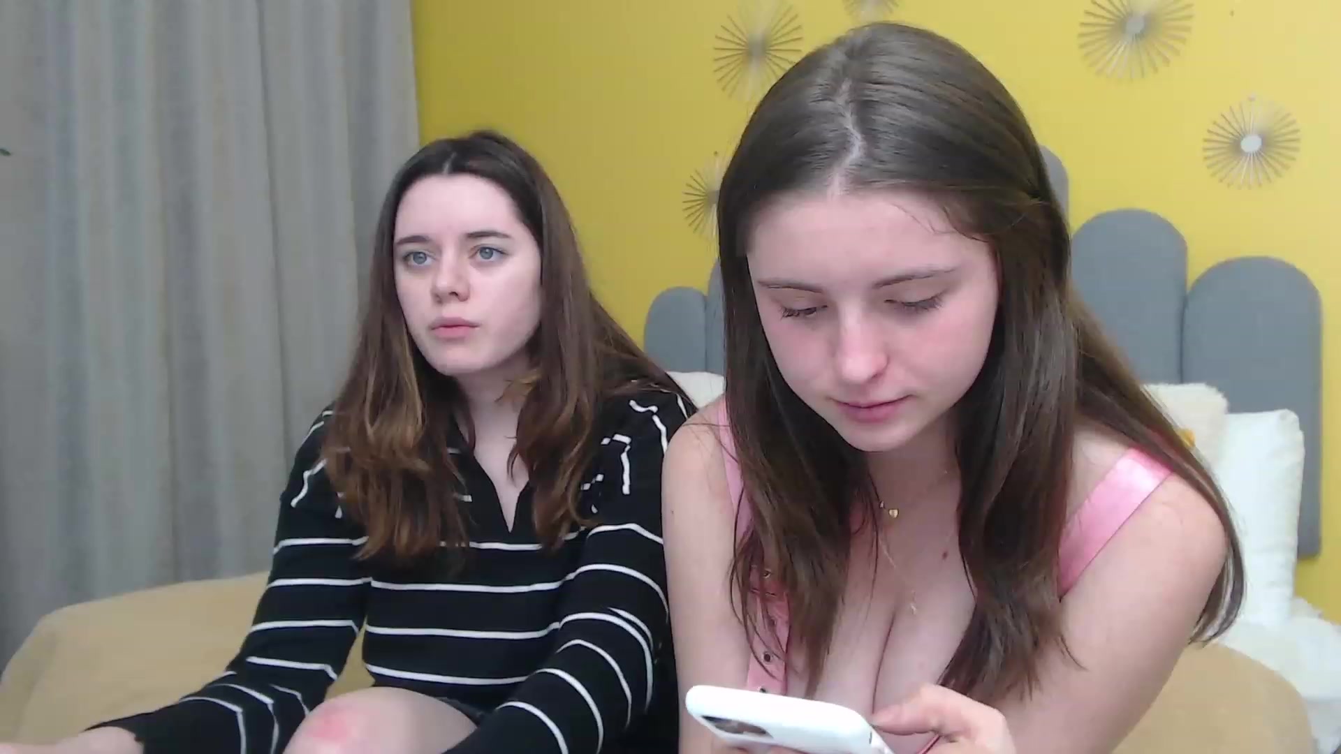 Gallery image thumbnail from ElsaJones's myfreecams stream on, 11/23/2022, 18:59 image 11 of 20